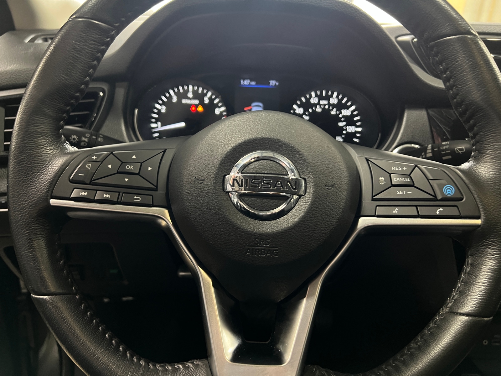 Thumbnail: 2019 Nissan Rogue Sport - 4