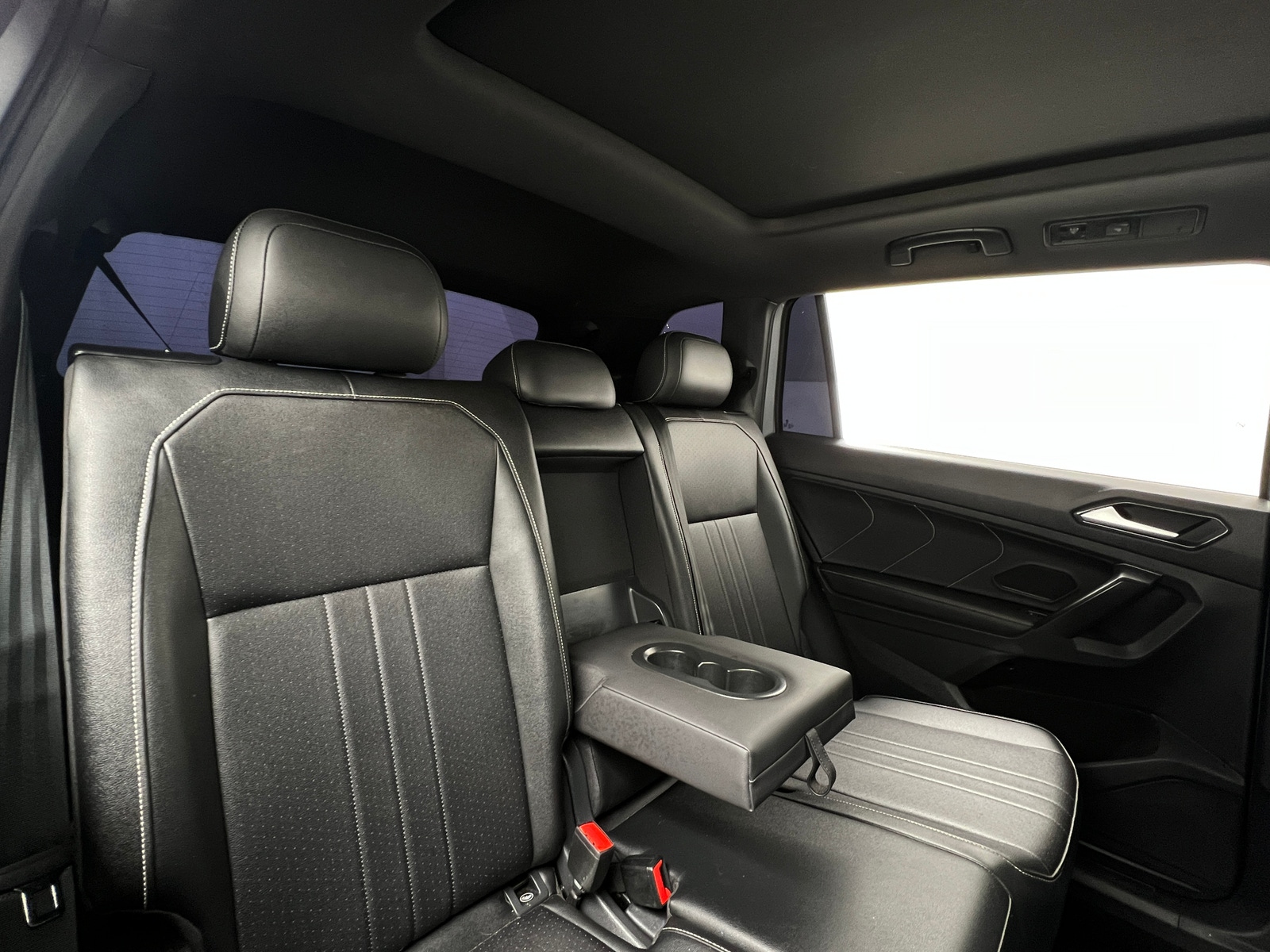 Thumbnail: 2023 Volkswagen Tiguan - 5