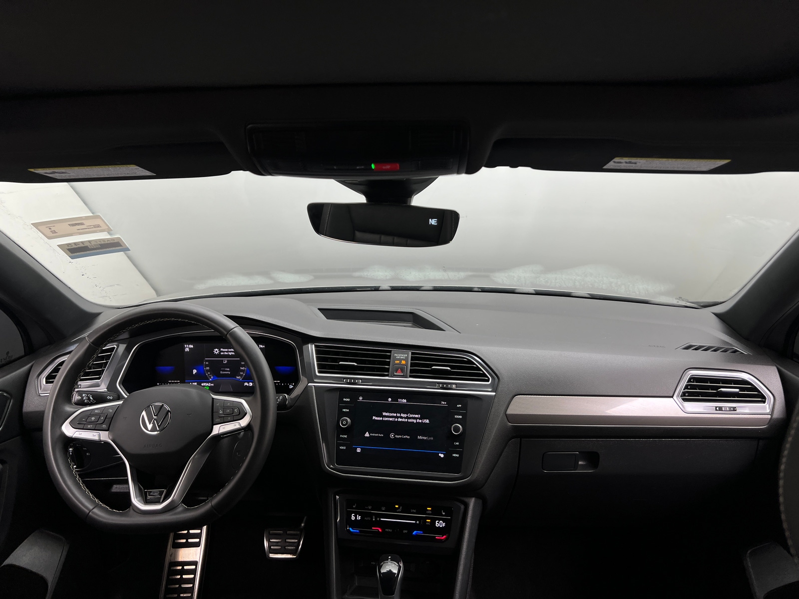 Thumbnail: 2023 Volkswagen Tiguan - 2