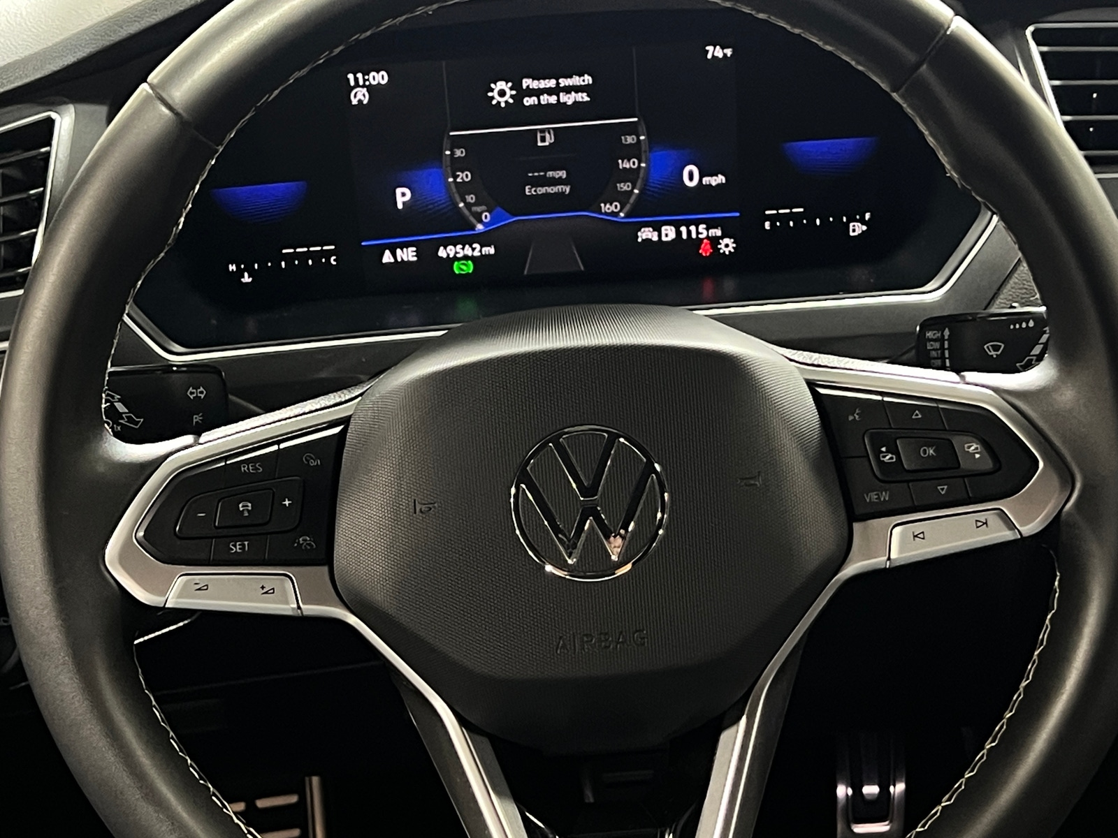 Thumbnail: 2023 Volkswagen Tiguan - 4