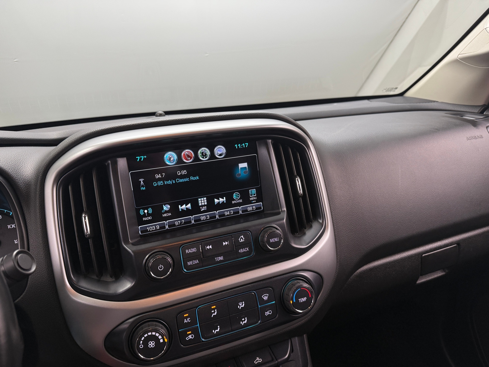 Thumbnail: 2018 Chevrolet Colorado - 3