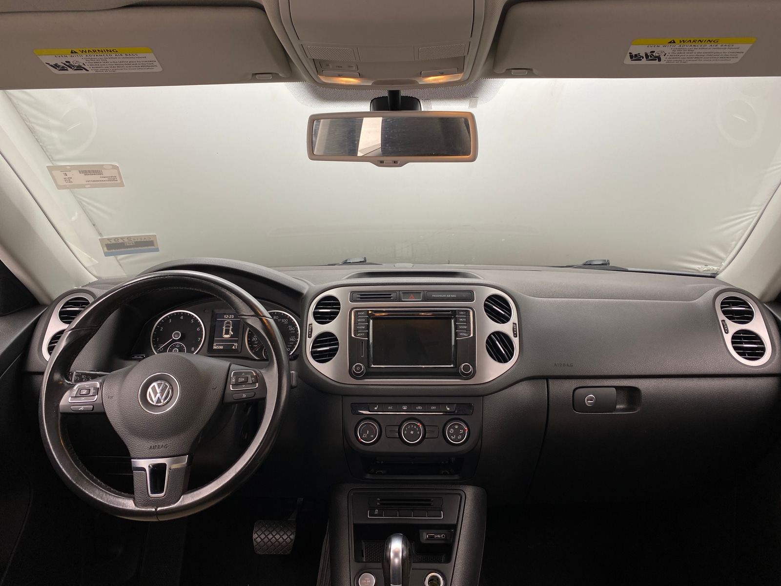 Thumbnail: 2017 Volkswagen Tiguan - 2