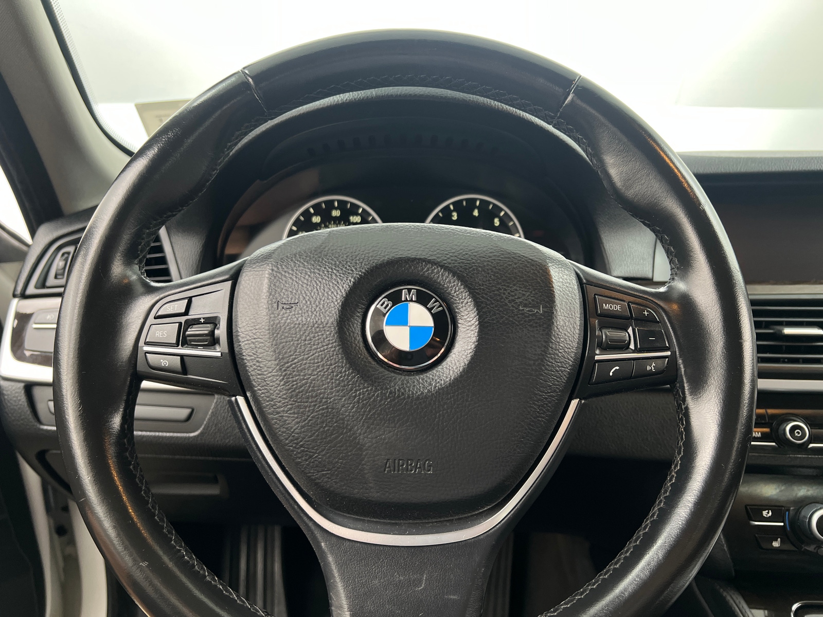 Thumbnail: 2015 BMW 5 Series - 4