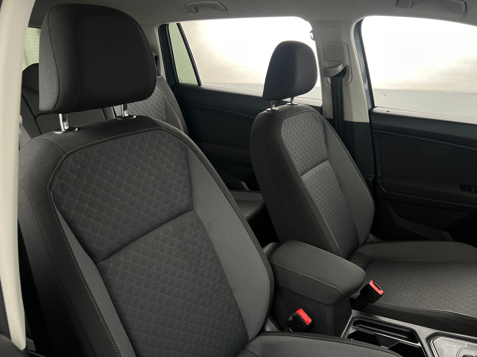 Thumbnail: 2019 Volkswagen Tiguan - 2