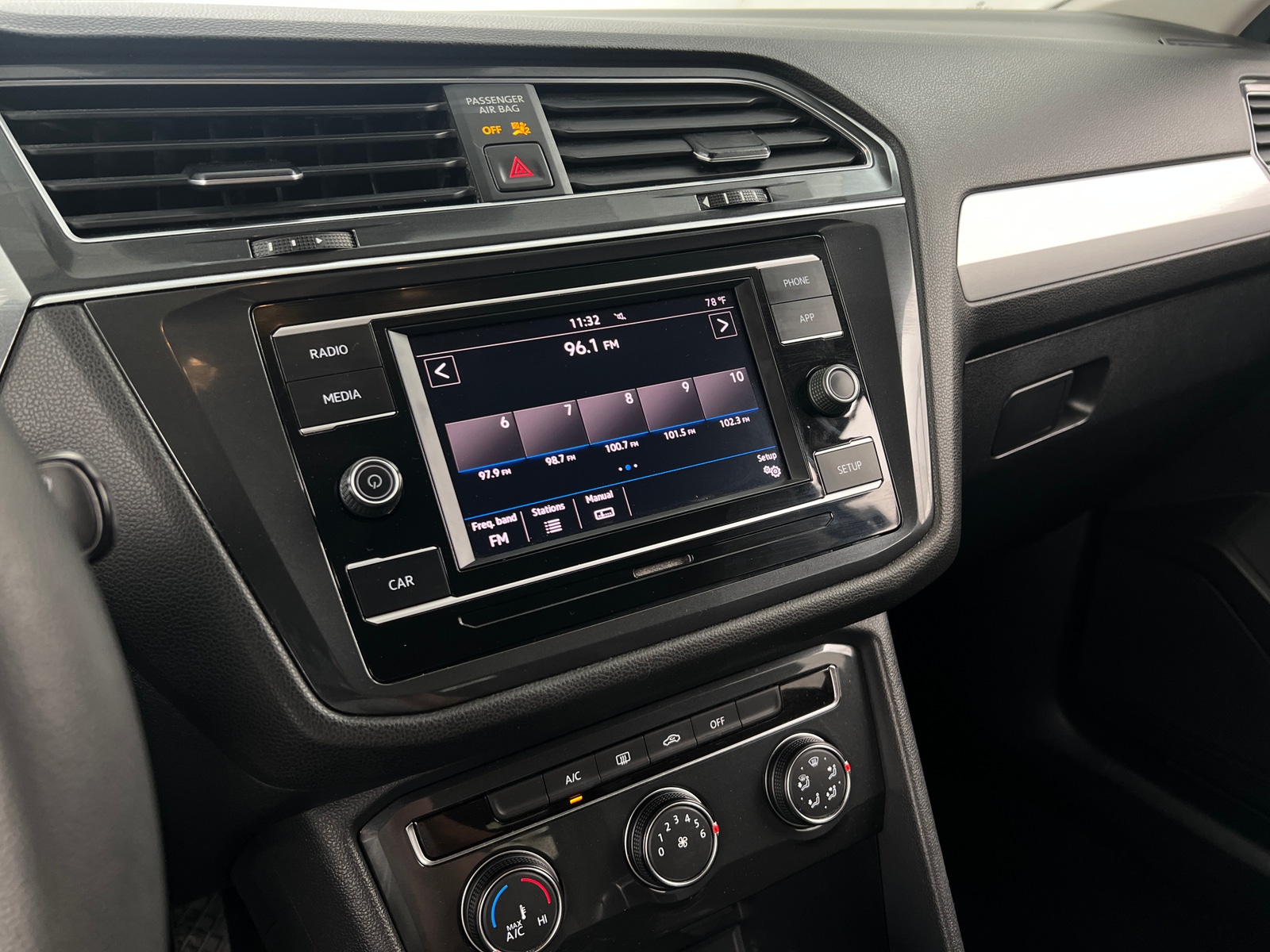 Thumbnail: 2019 Volkswagen Tiguan - 4