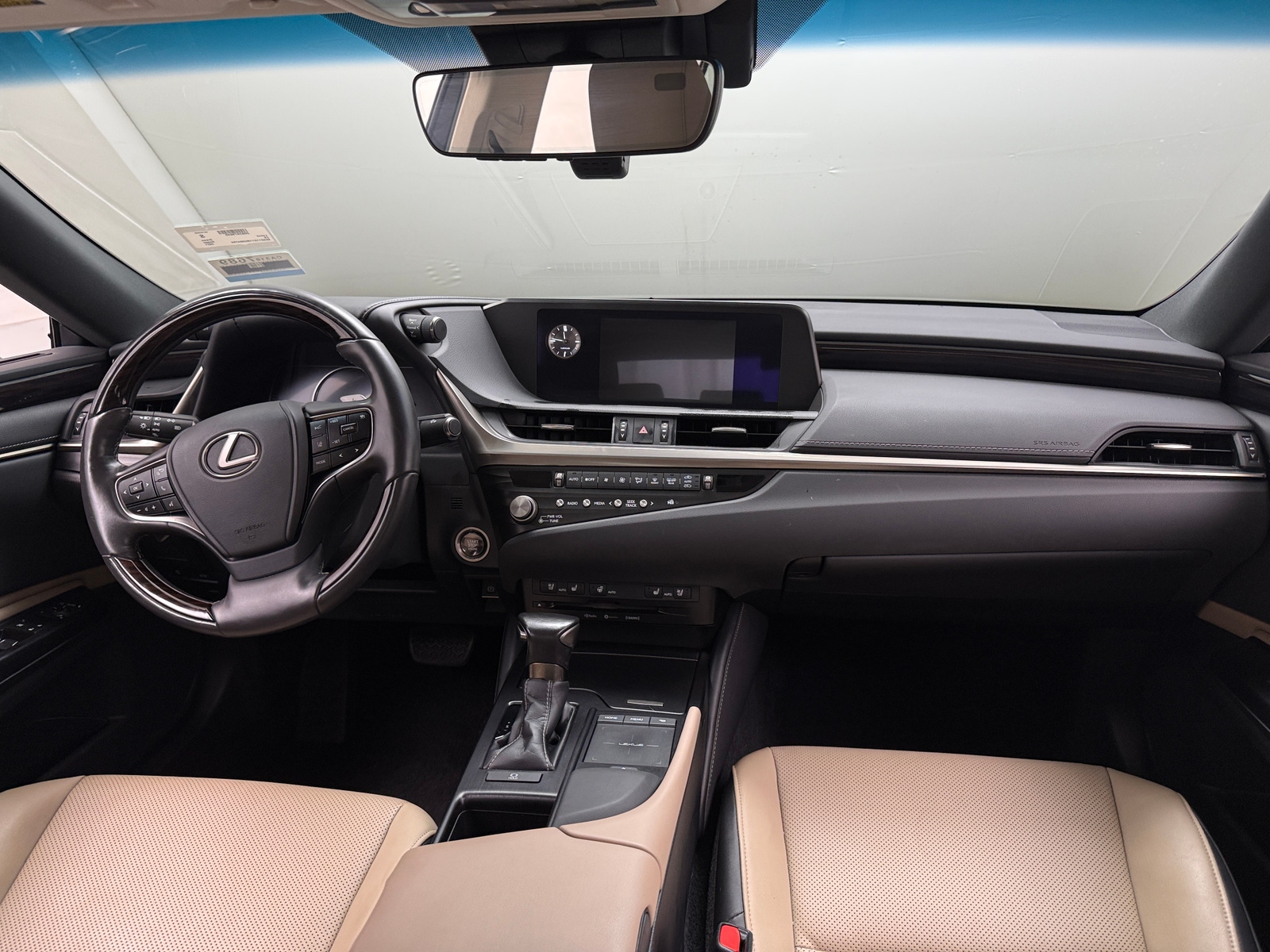 Thumbnail: 2021 Lexus ES - 2