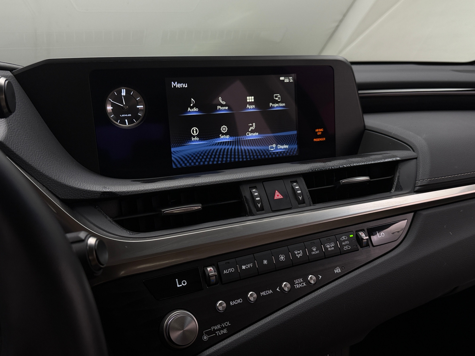 Thumbnail: 2021 Lexus ES - 3