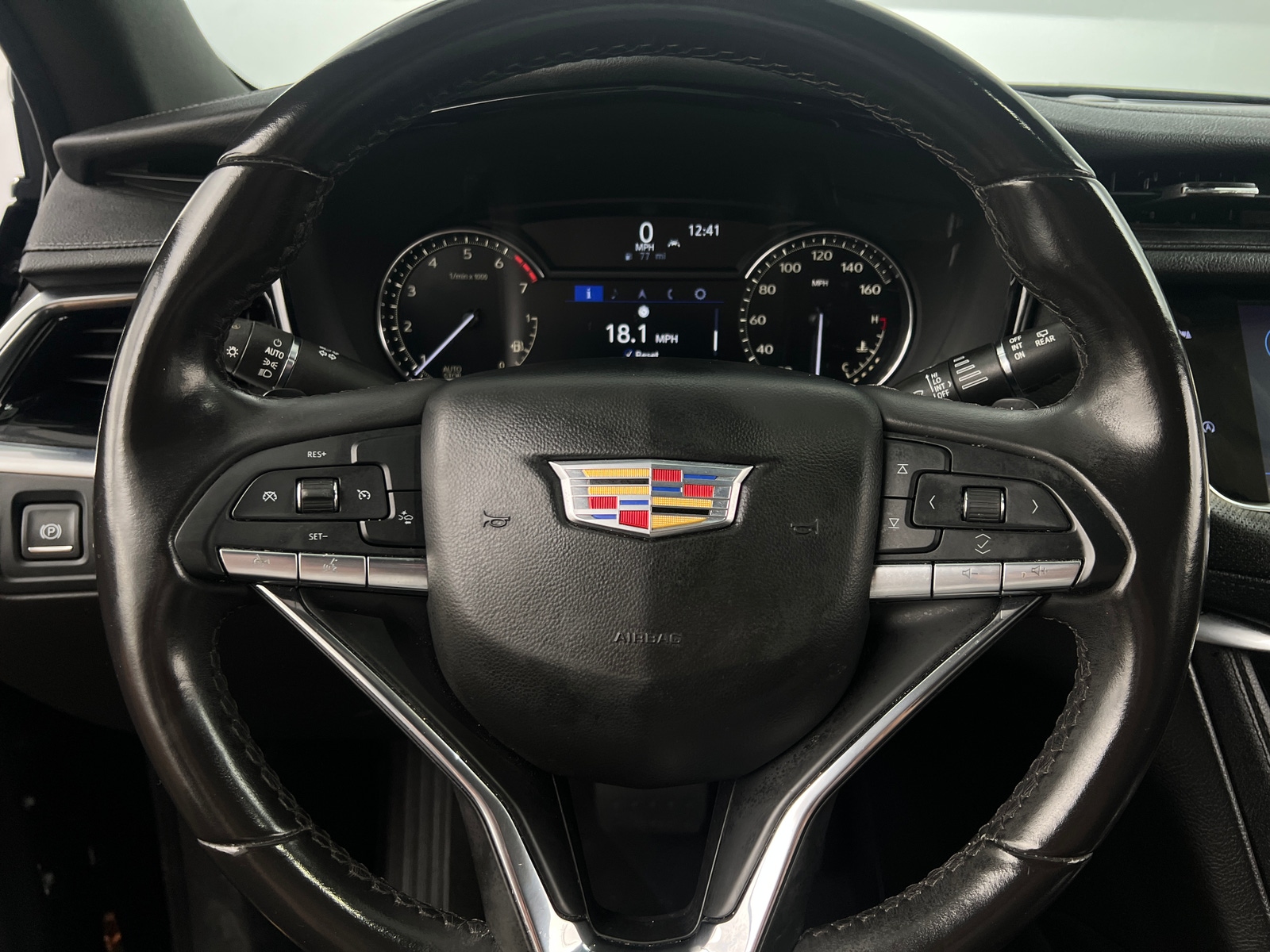 Thumbnail: 2023 Cadillac XT6 - 4