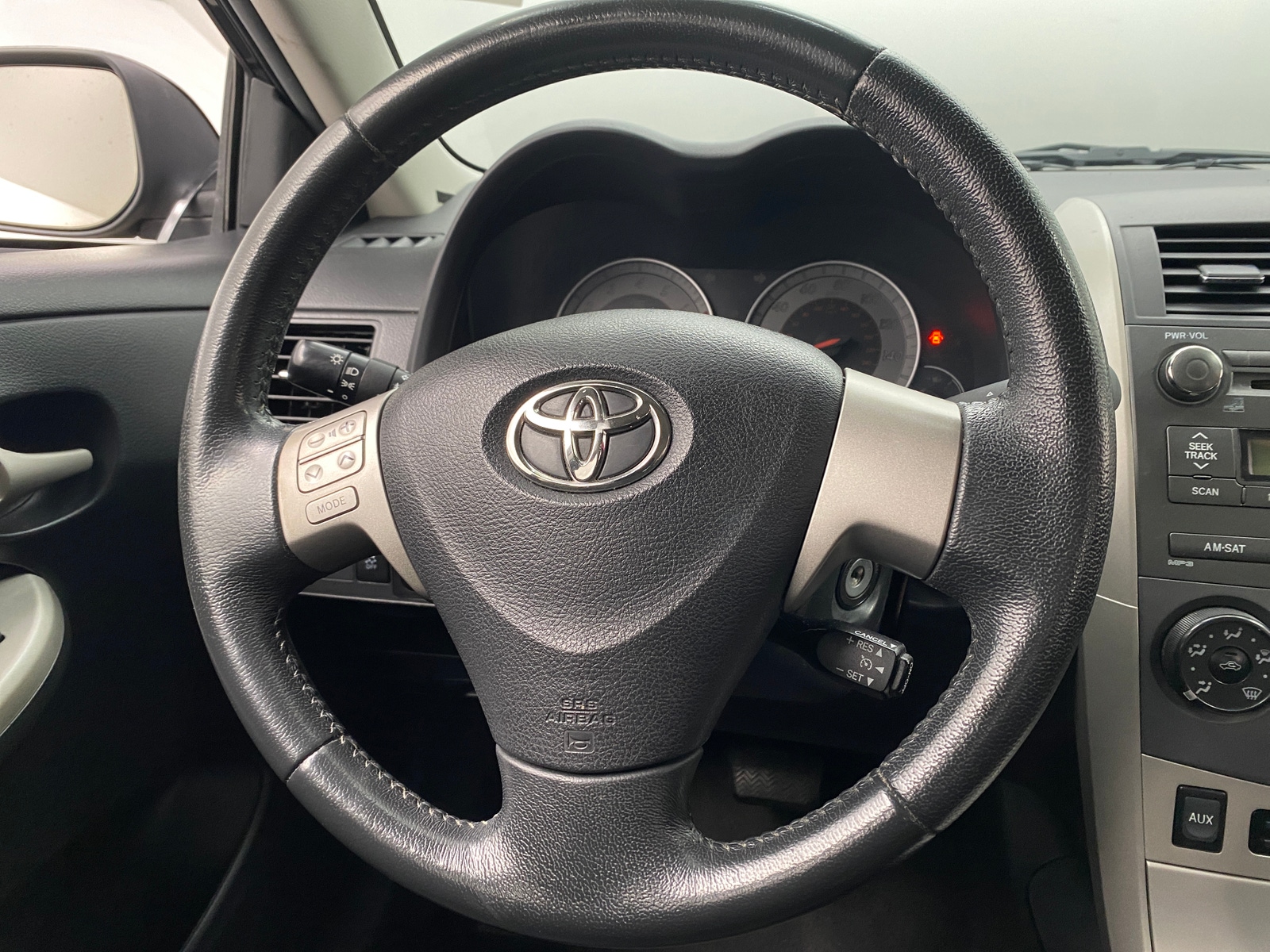 Thumbnail: 2010 Toyota Corolla - 5