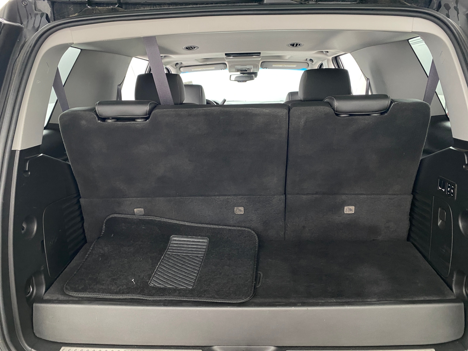 Thumbnail: 2017 Chevrolet Tahoe - 6