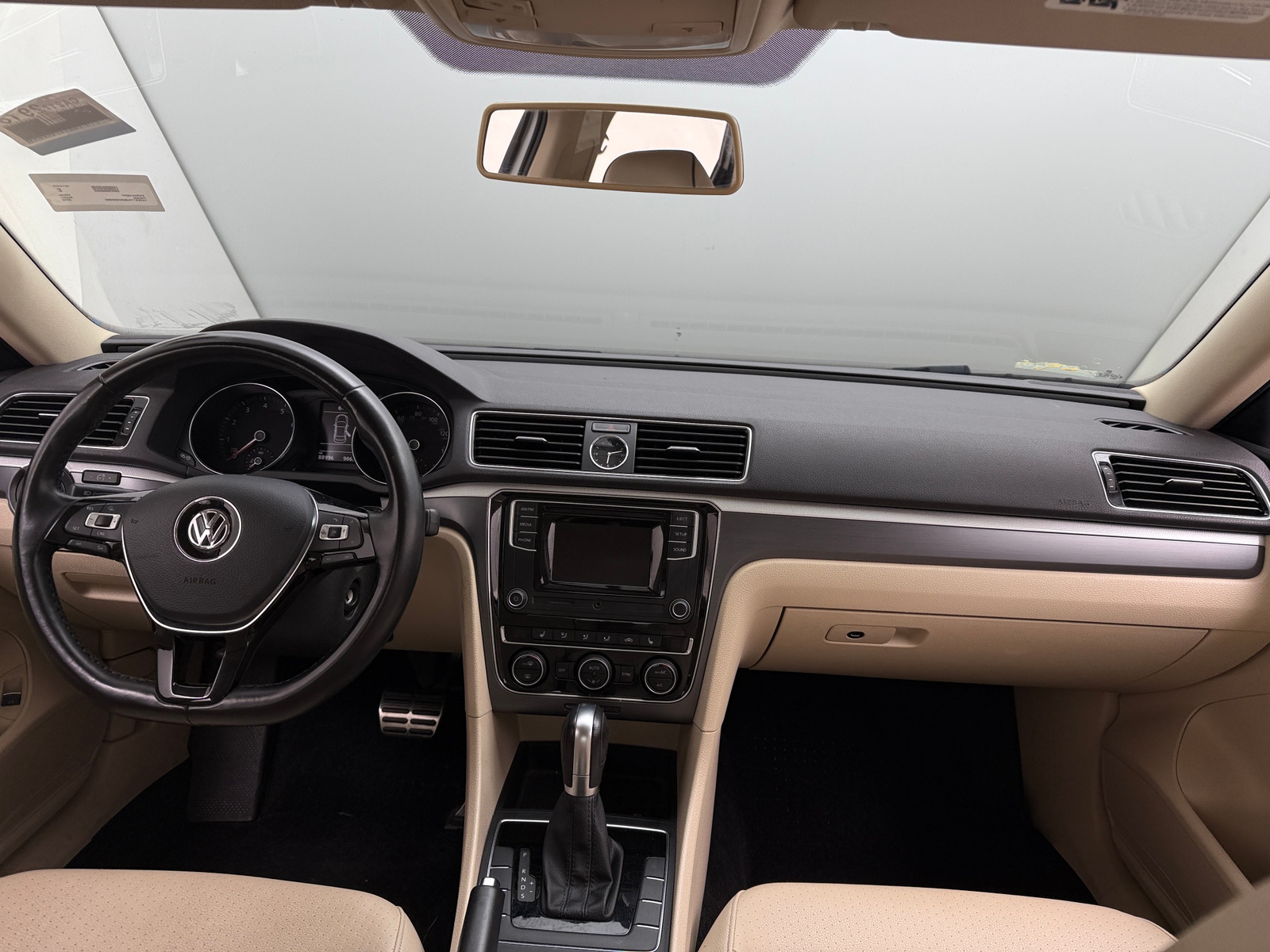 Thumbnail: 2016 Volkswagen Passat - 3