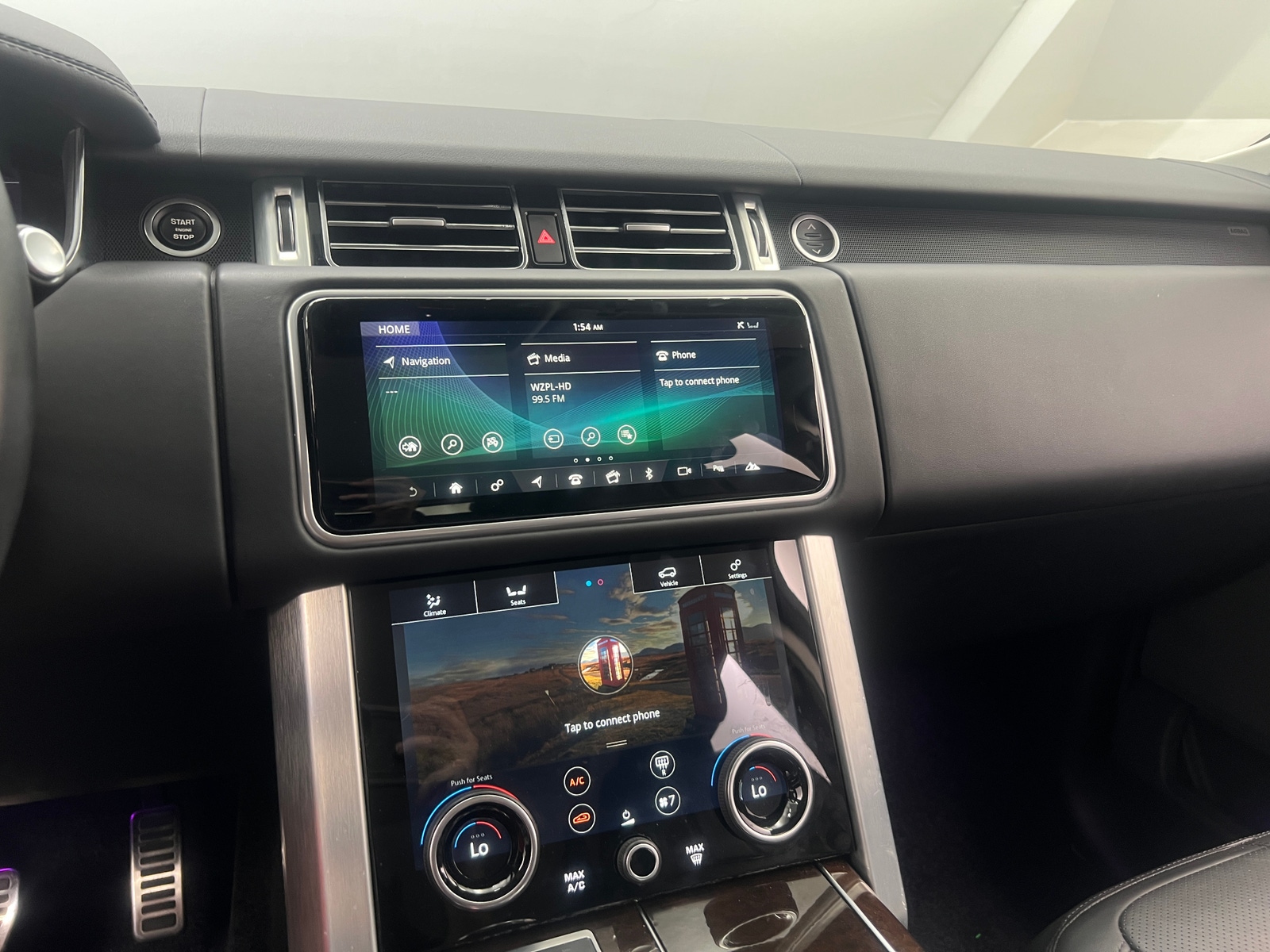 Thumbnail: 2021 Land Rover Range Rover - 3