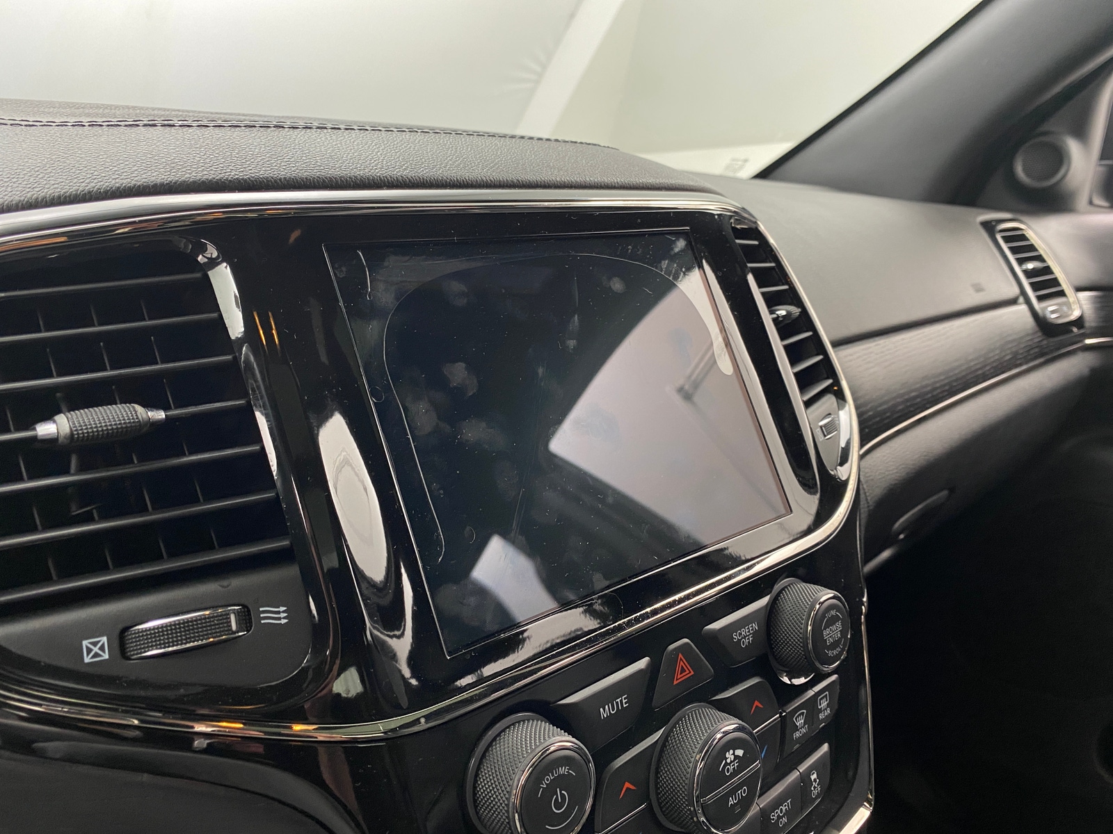 Thumbnail: 2021 Jeep Grand Cherokee - 3