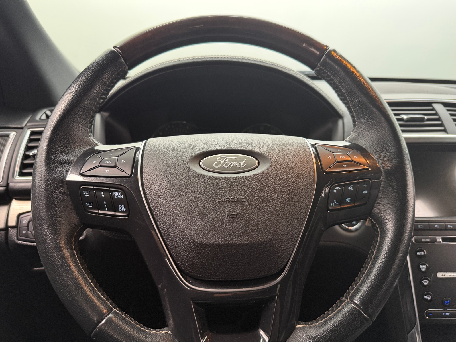 Thumbnail: 2017 Ford Explorer - 4