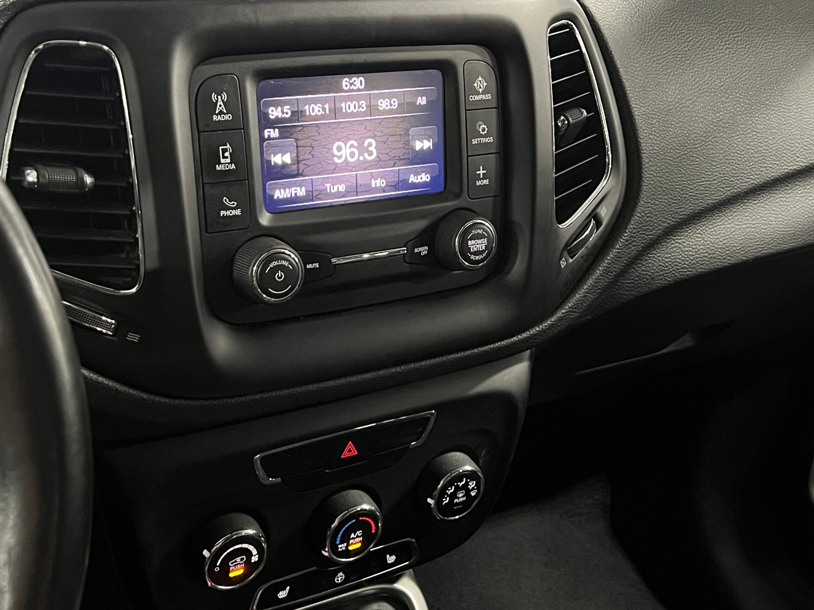 Thumbnail: 2018 Jeep Compass - 4