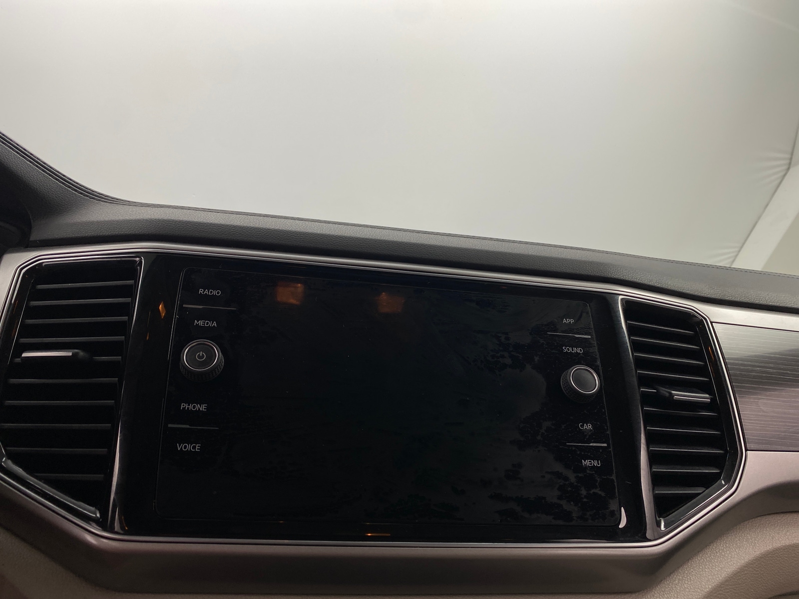 Thumbnail: 2018 Volkswagen Atlas - 3