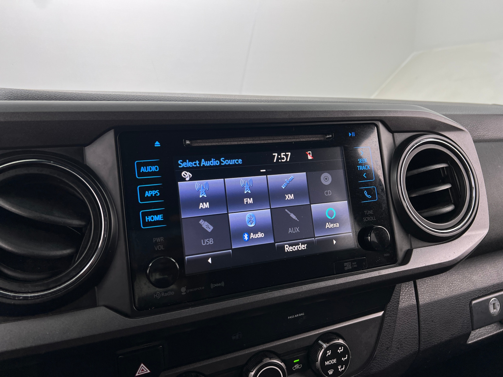 Thumbnail: 2019 Toyota Tacoma - 4