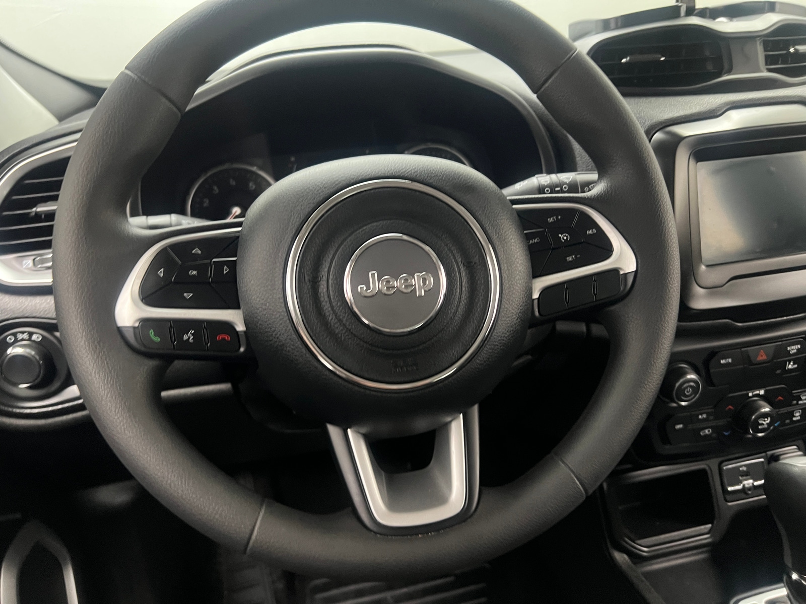 Thumbnail: 2021 Jeep Renegade - 5