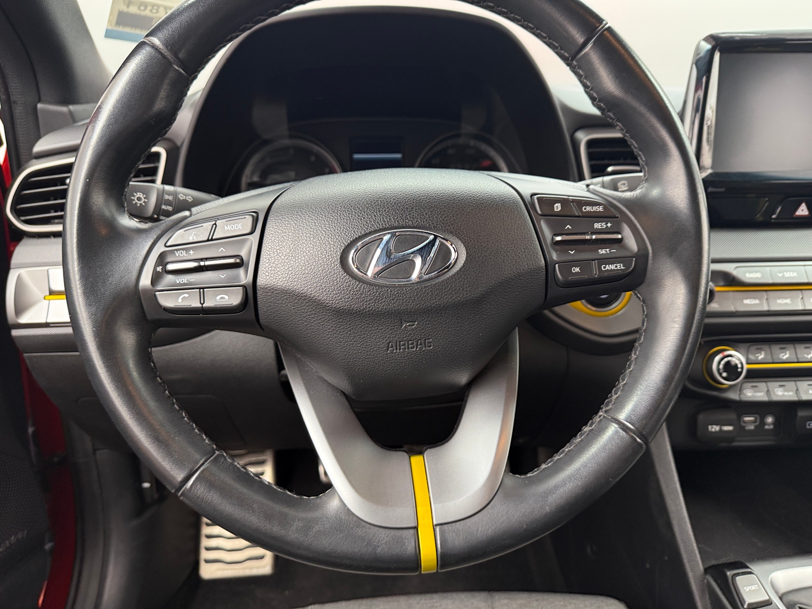 Thumbnail: 2019 Hyundai Veloster - 4