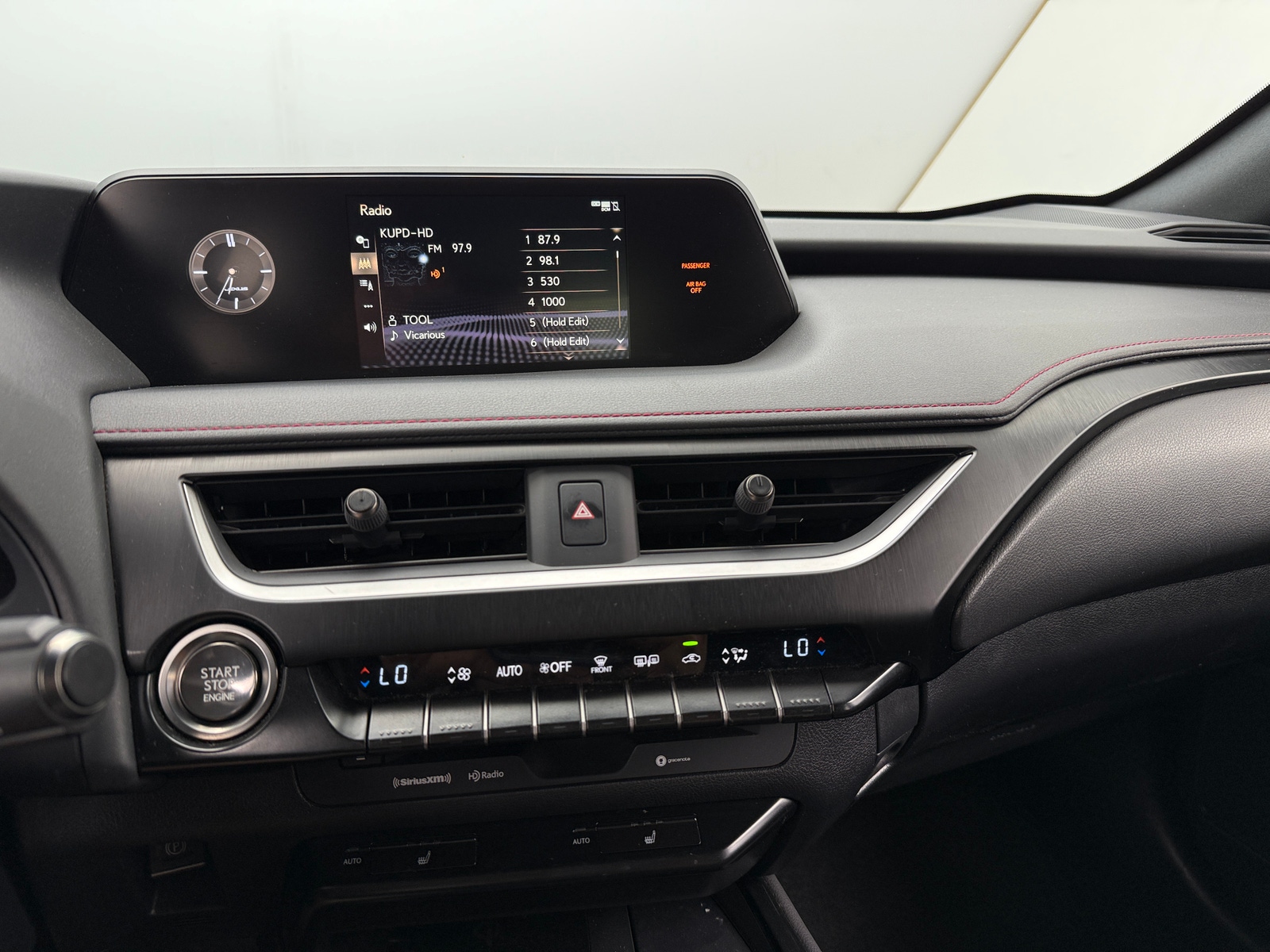 Thumbnail: 2022 Lexus UX - 3