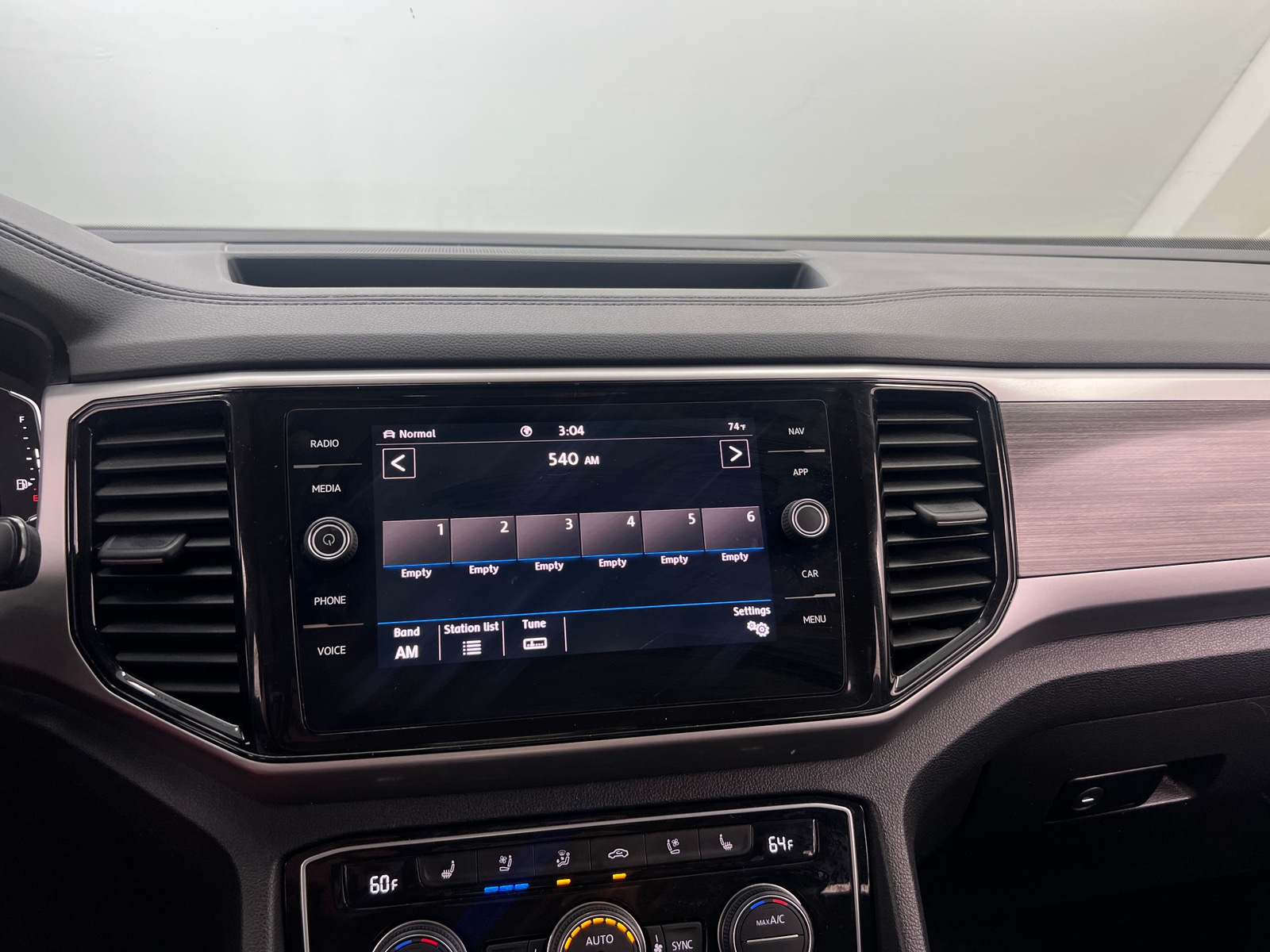 Thumbnail: 2021 Volkswagen Atlas - 3