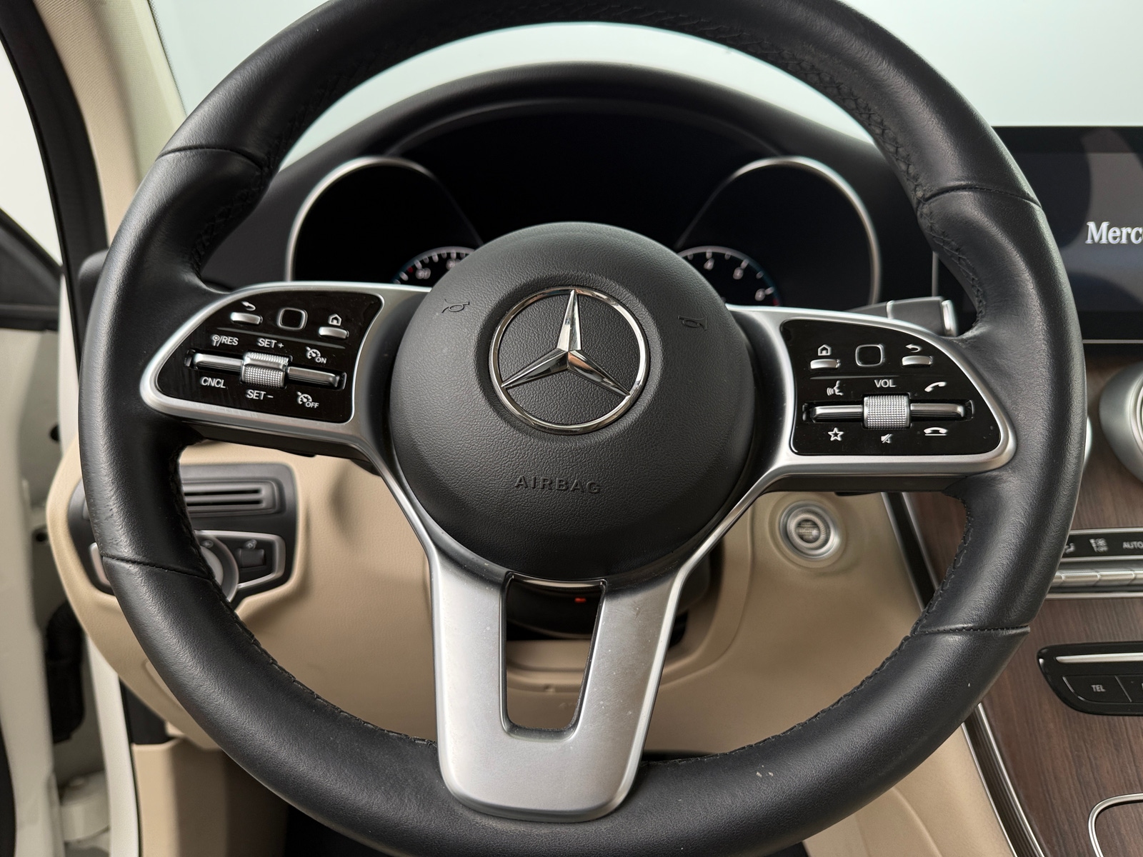 Thumbnail: 2022 Mercedes-Benz GLC - 4