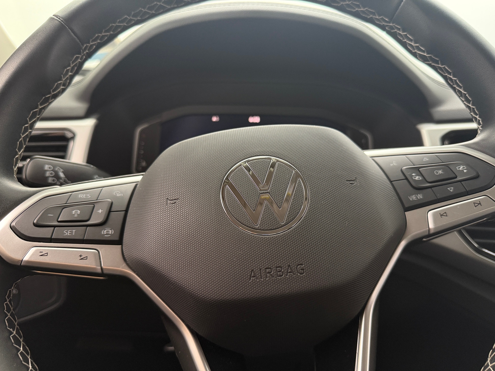 Thumbnail: 2022 Volkswagen Atlas - 4