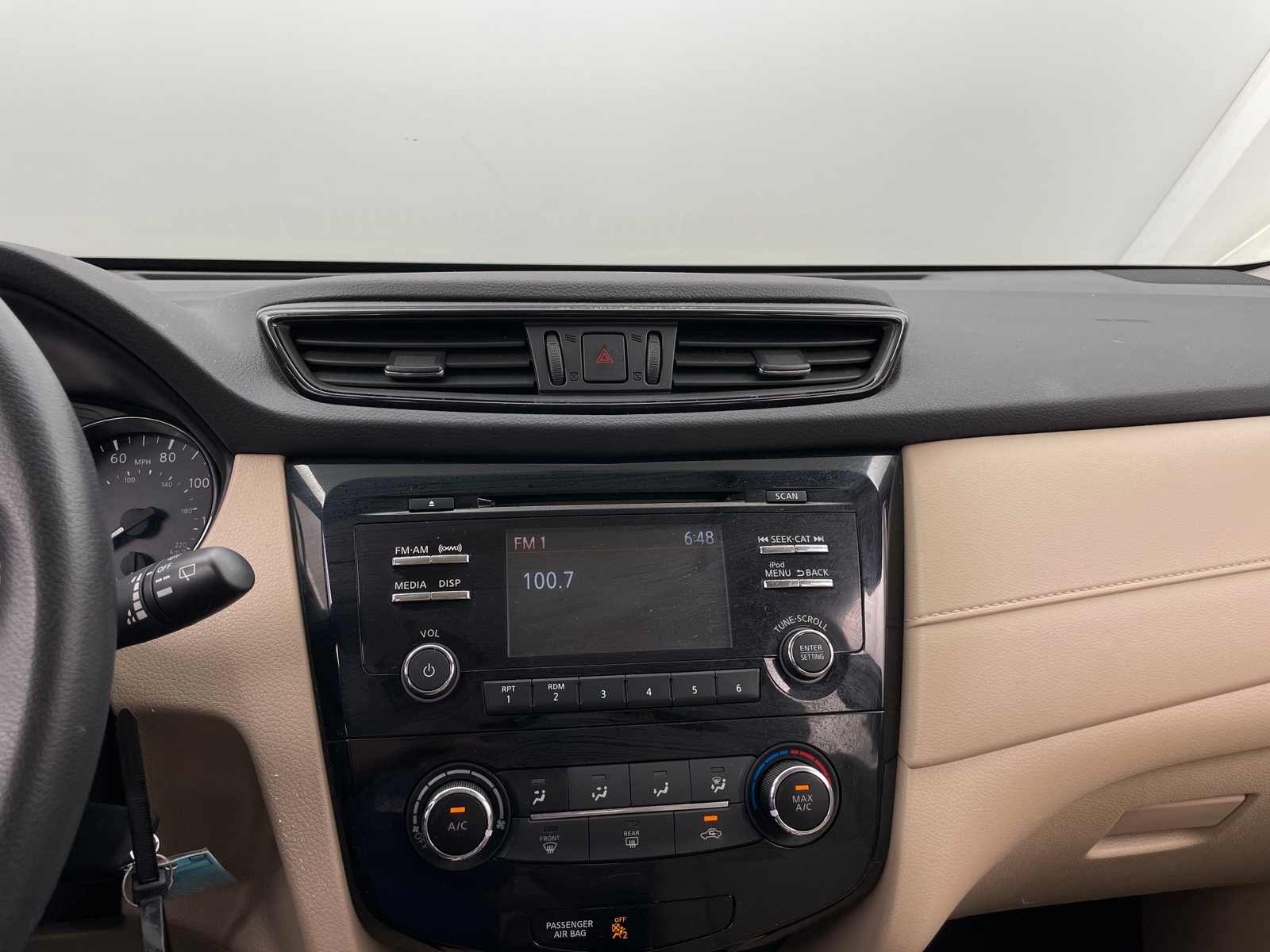 Thumbnail: 2017 Nissan Rogue - 4