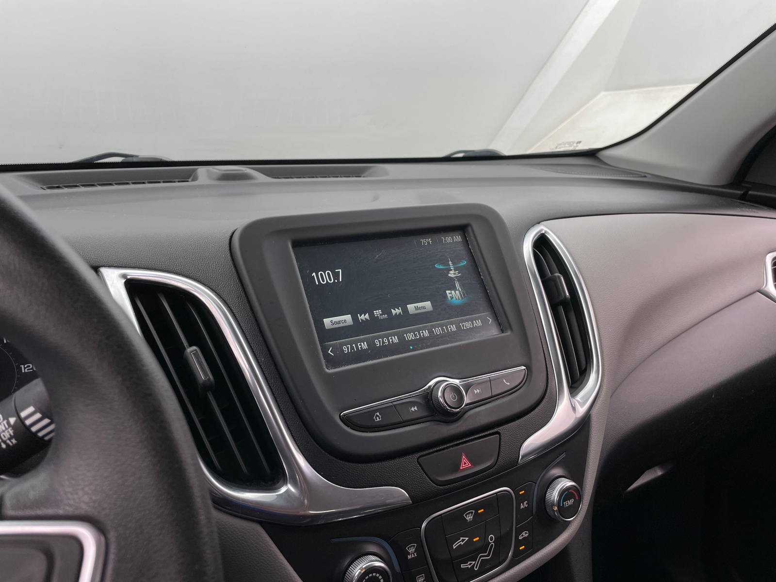 Thumbnail: 2018 Chevrolet Equinox - 4