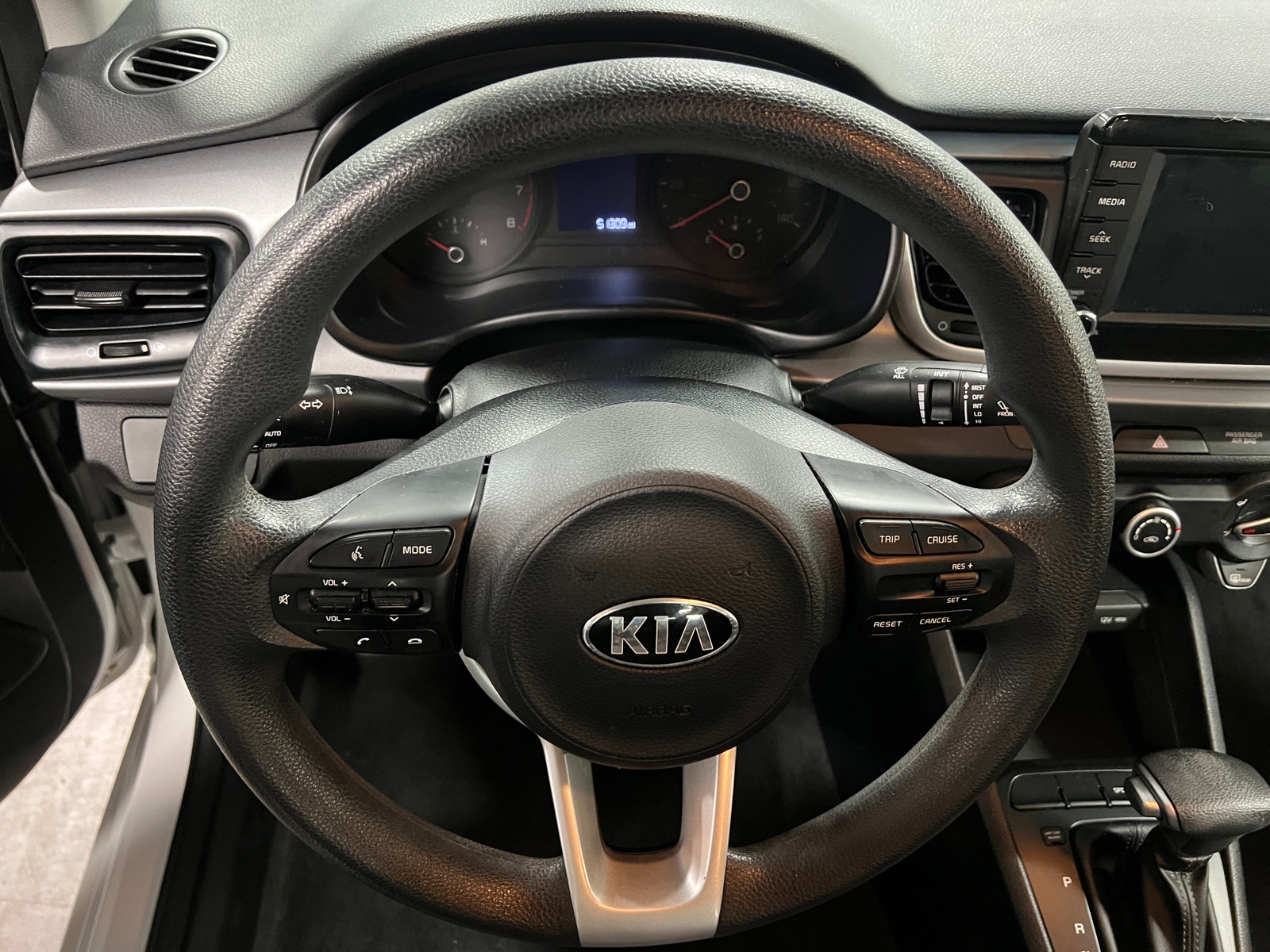 Thumbnail: 2020 Kia Rio - 5