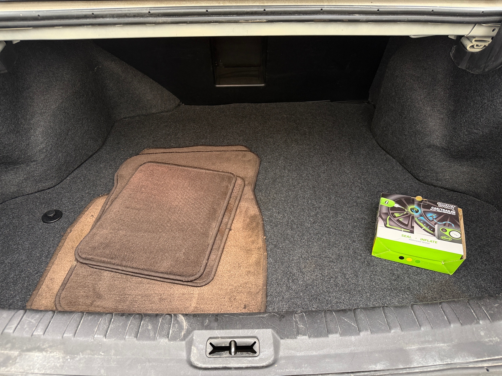 Thumbnail: 2010 Buick Lucerne - 6