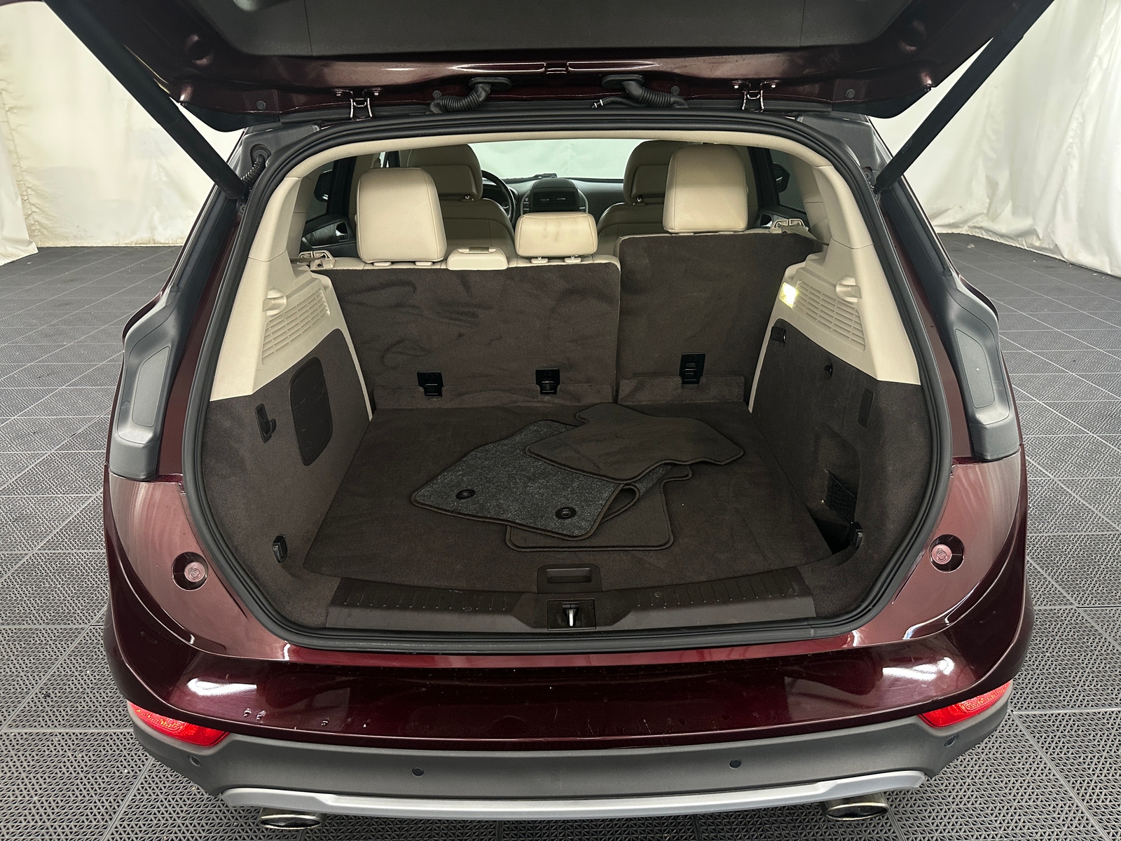 Thumbnail: 2017 Lincoln MKC - 6
