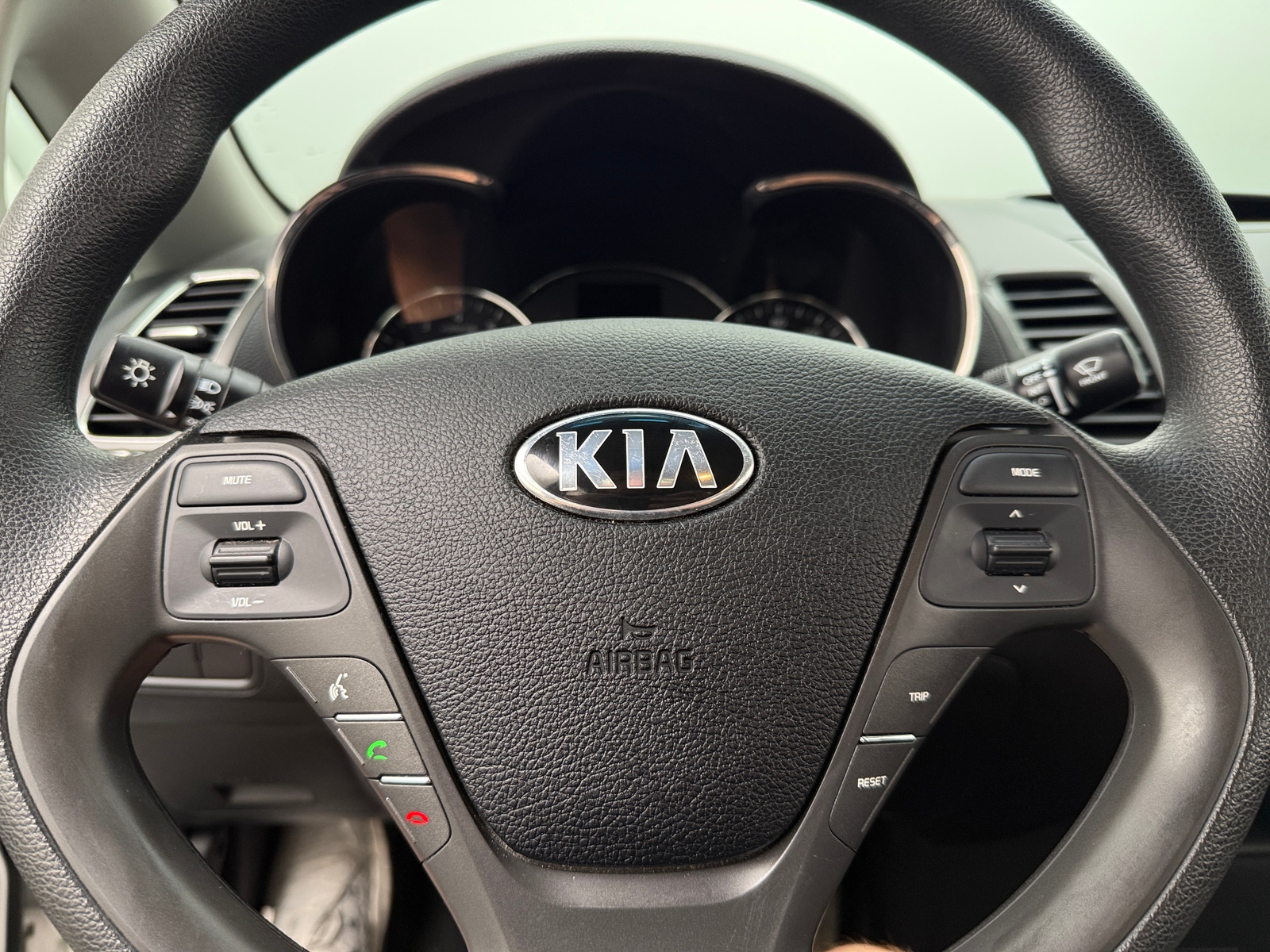 Thumbnail: 2018 Kia Forte - 5