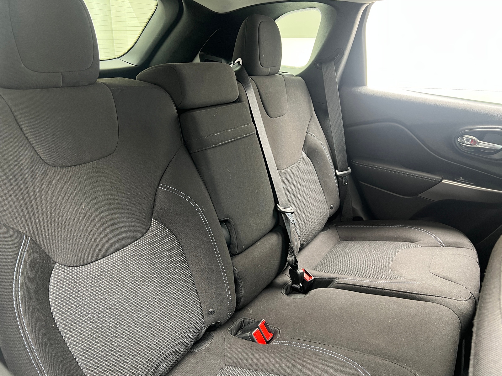Thumbnail: 2019 Jeep Cherokee - 6