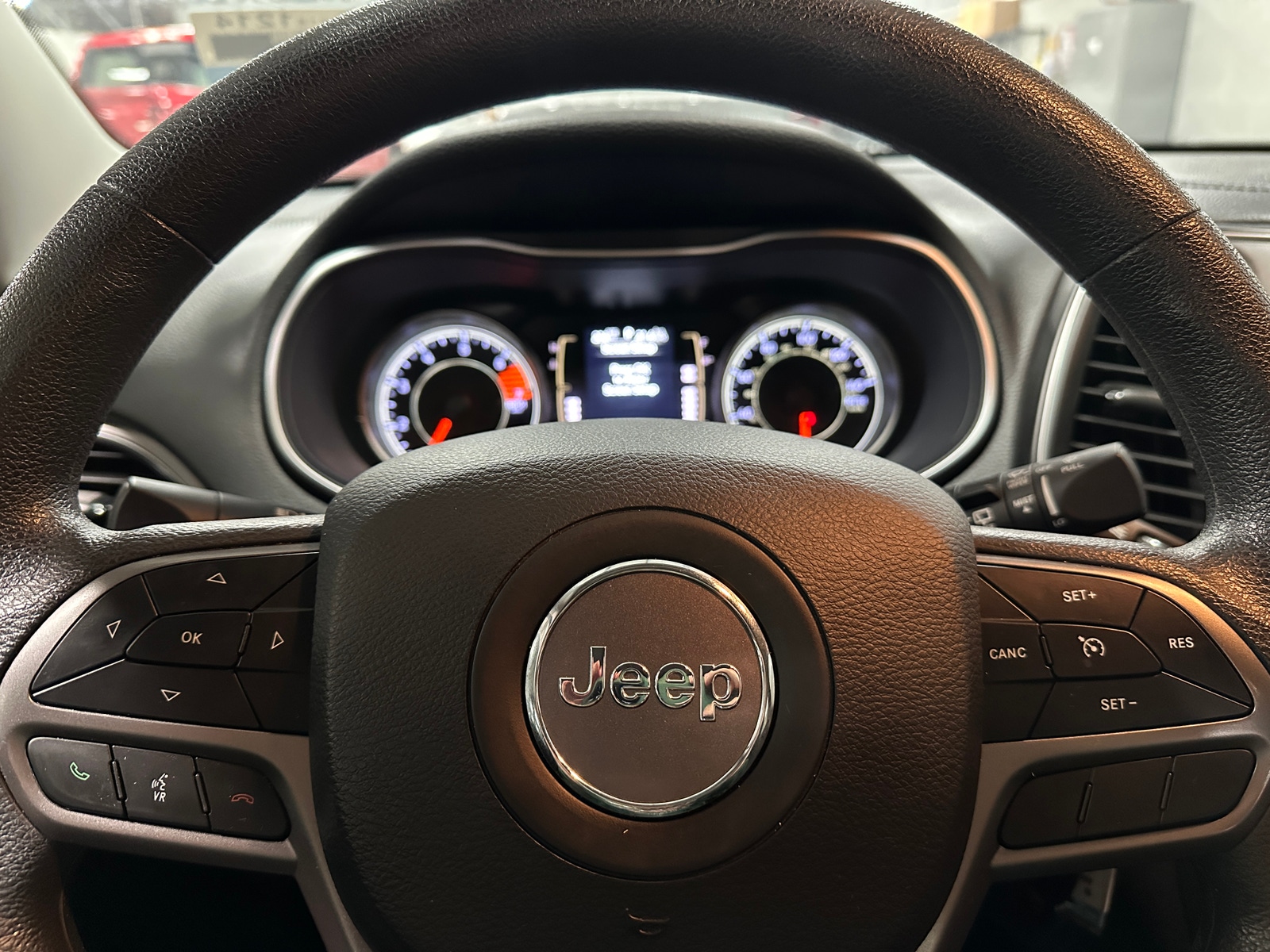 Thumbnail: 2019 Jeep Cherokee - 5