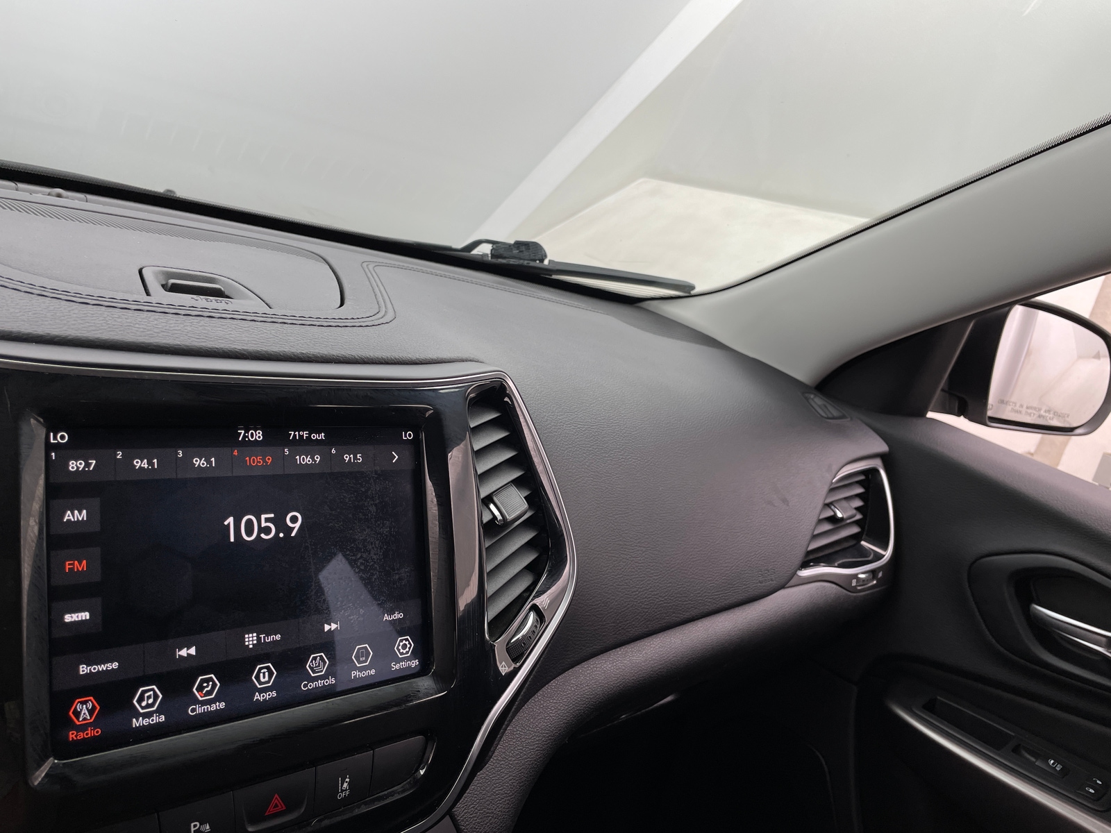 Thumbnail: 2019 Jeep Cherokee - 3