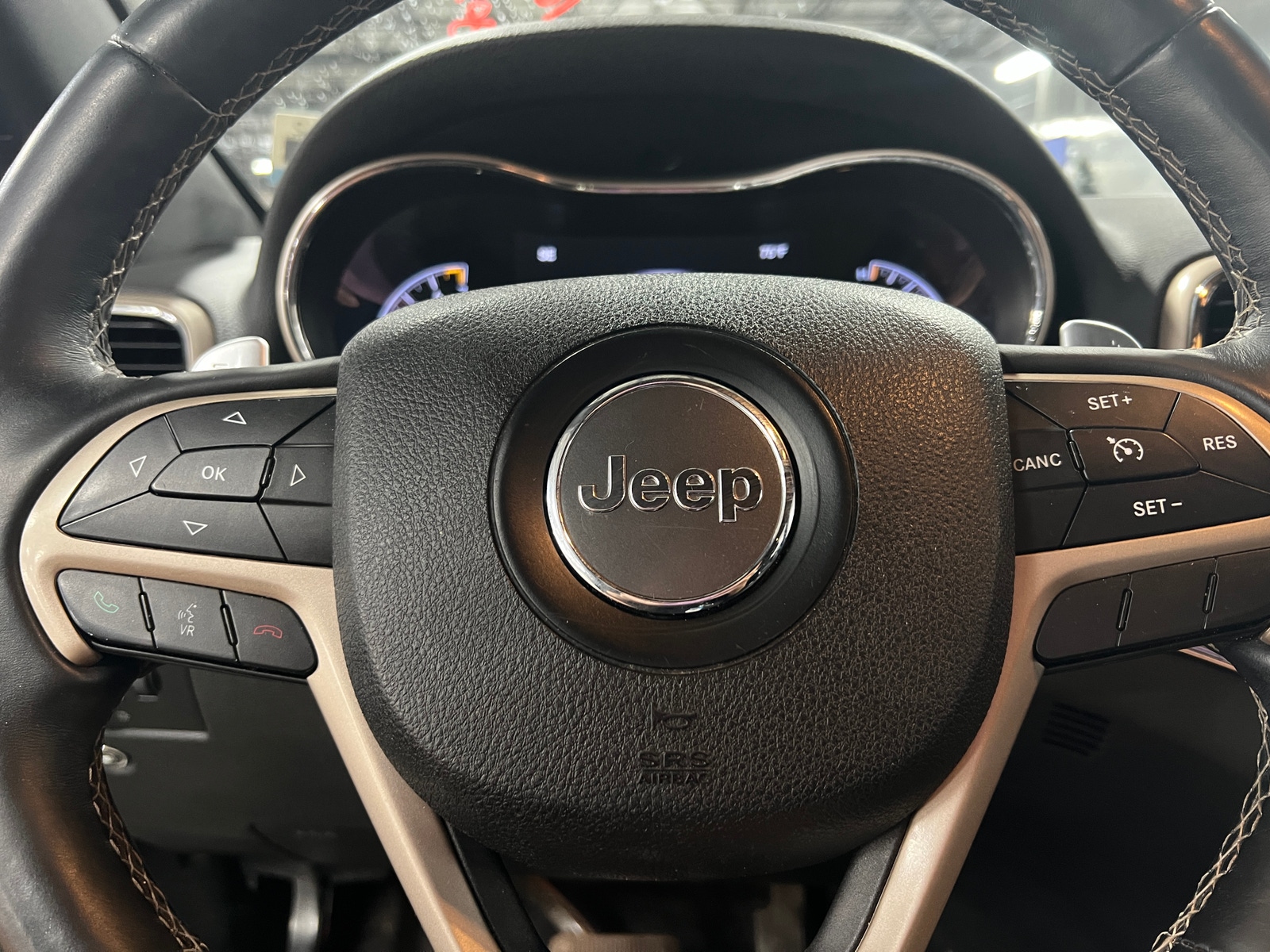 Thumbnail: 2017 Jeep Grand Cherokee - 4