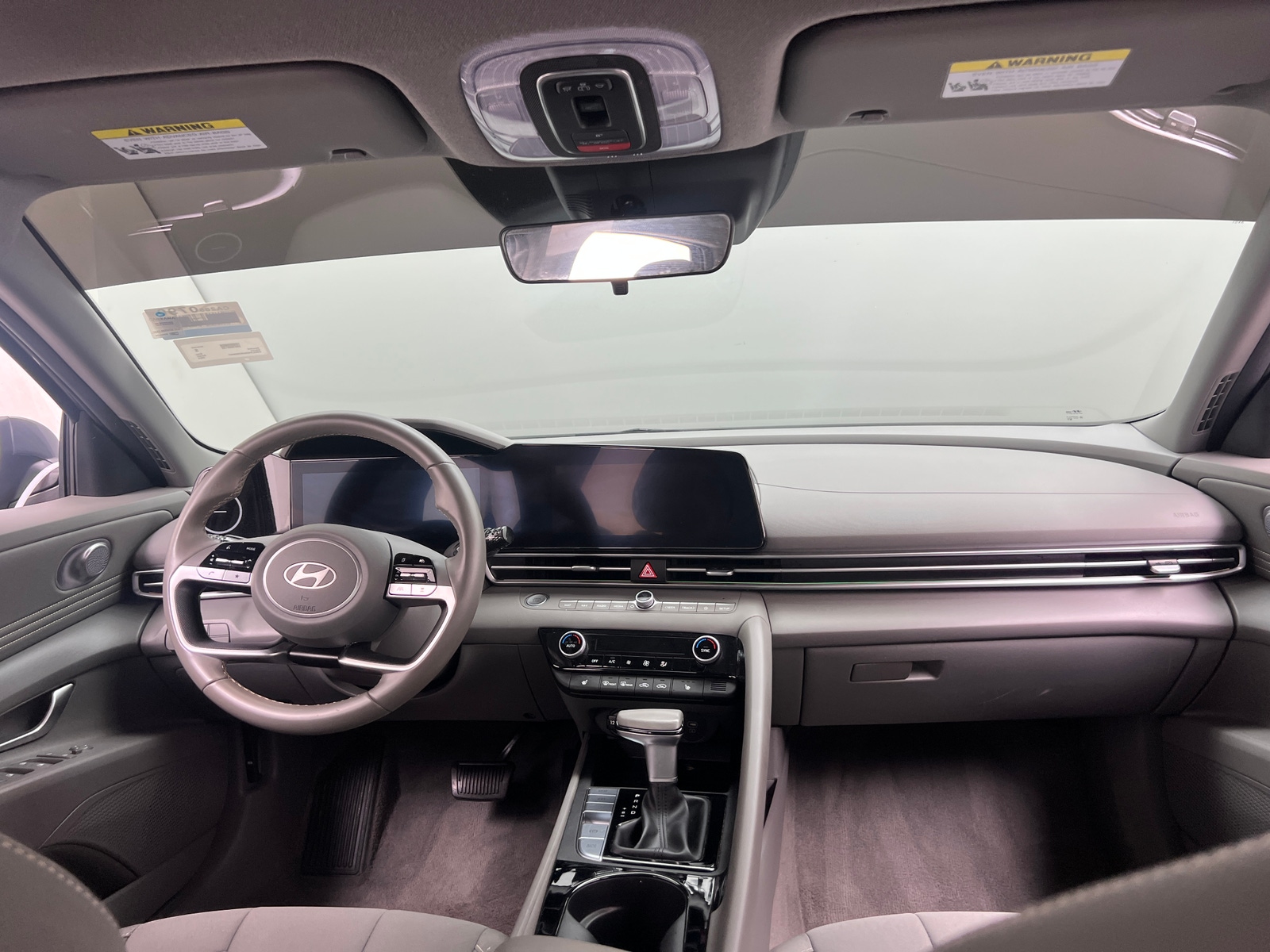Thumbnail: 2024 Hyundai Elantra - 3