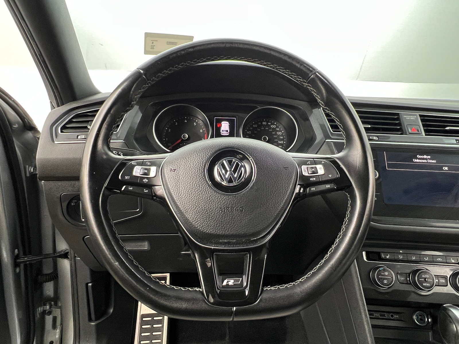 Thumbnail: 2020 Volkswagen Tiguan - 4