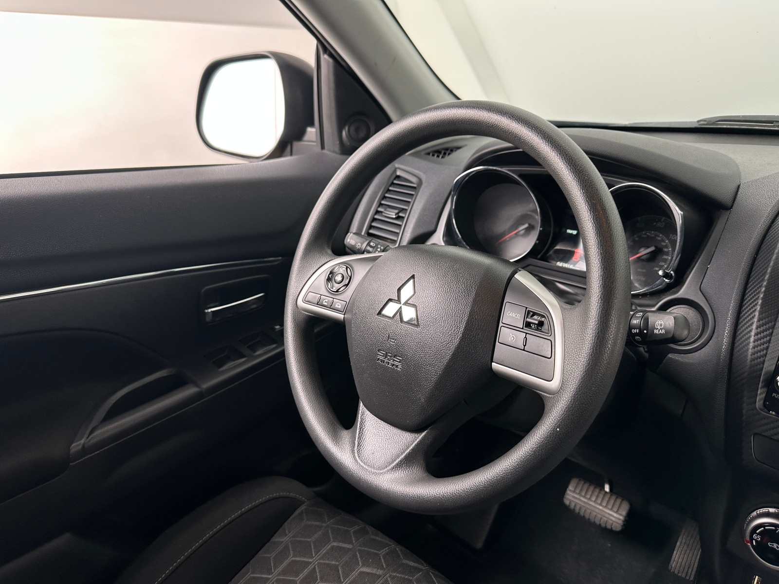 Thumbnail: 2022 Mitsubishi Outlander Sport - 5