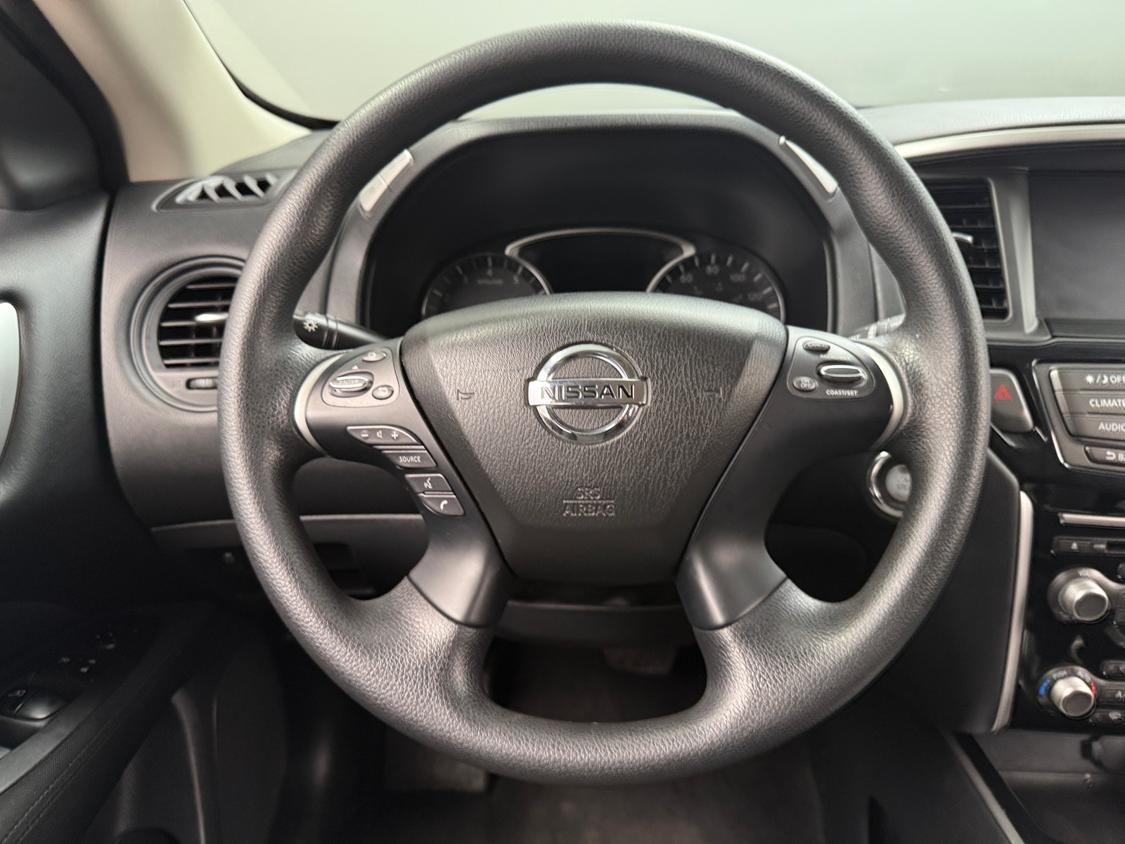 Thumbnail: 2017 Nissan Pathfinder - 5