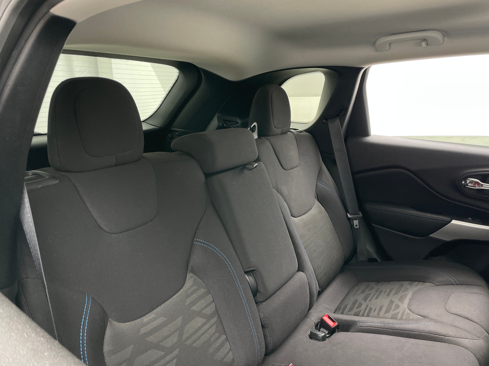 Thumbnail: 2020 Jeep Cherokee - 6