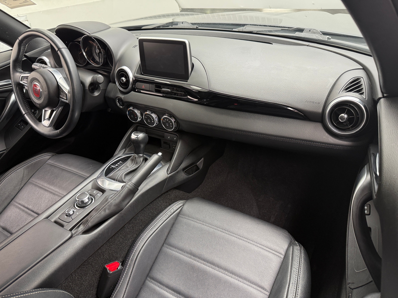 Thumbnail: 2017 Fiat 124 Spider - 2