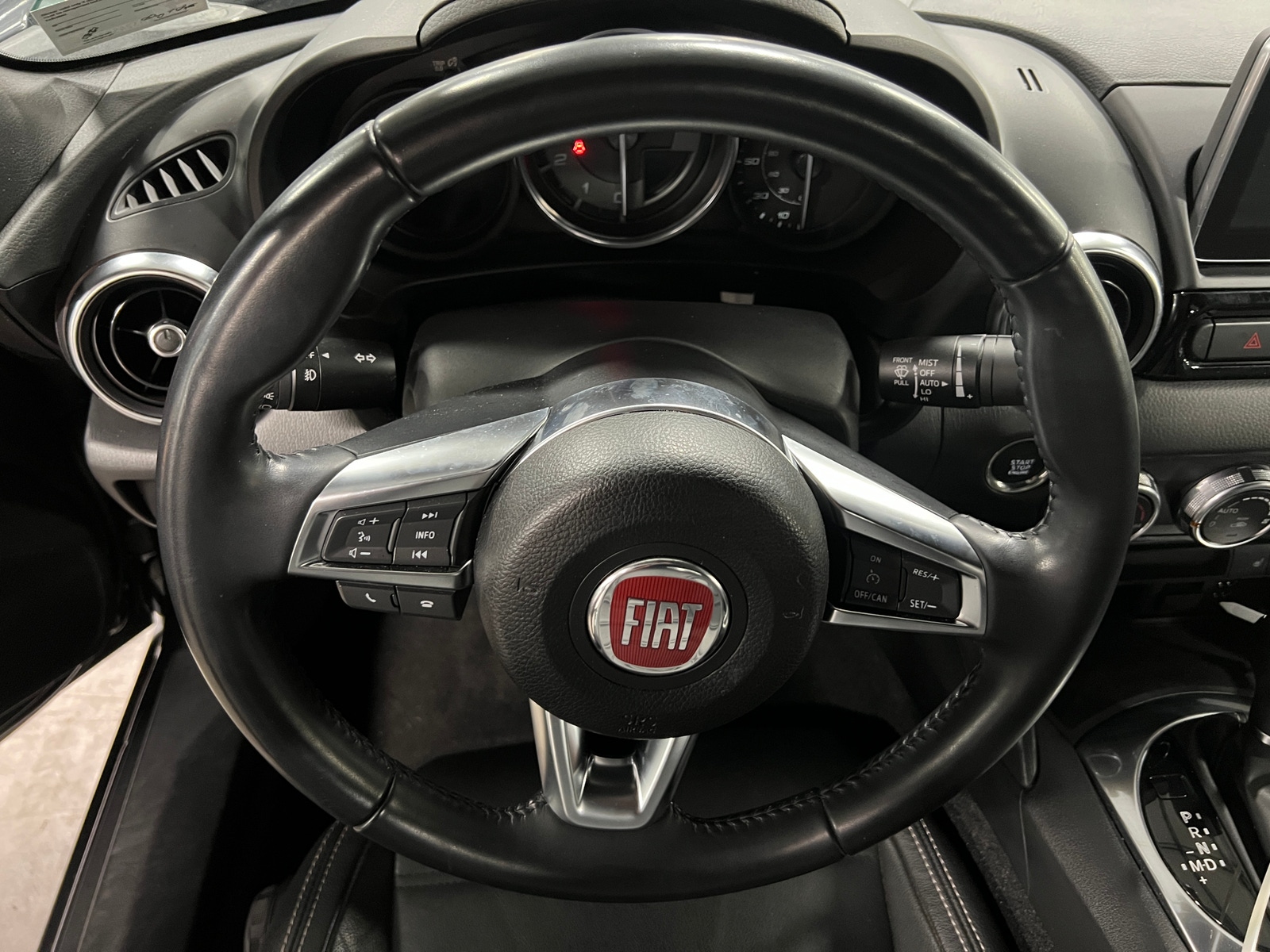Thumbnail: 2017 Fiat 124 Spider - 4