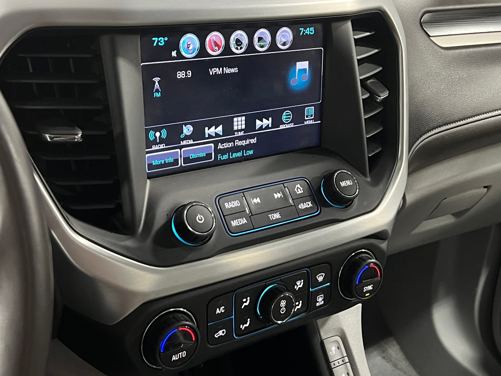 Thumbnail: 2017 GMC Acadia - 3