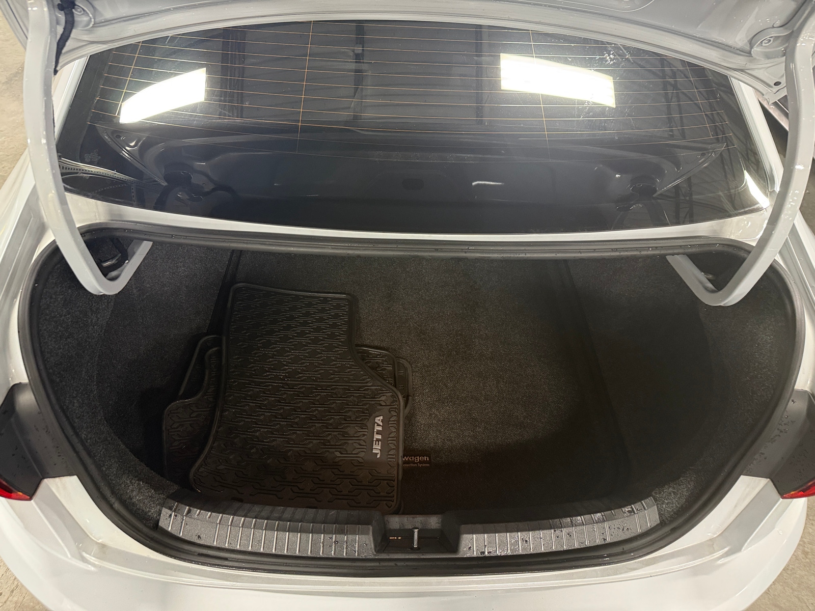 Thumbnail: 2019 Volkswagen Jetta - 6