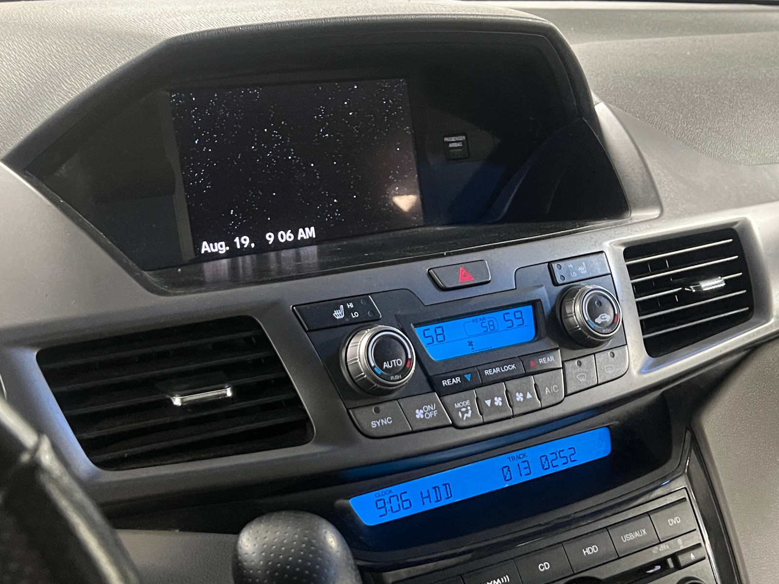 Thumbnail: 2012 Honda Odyssey - 3