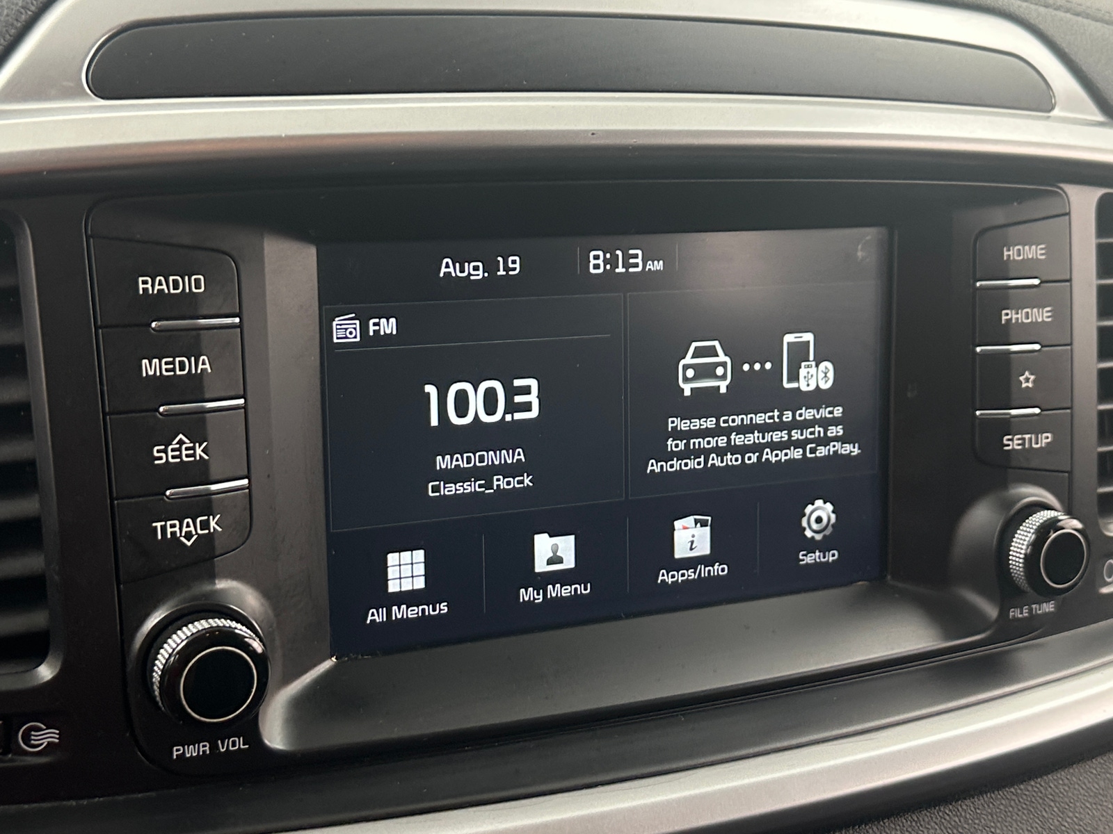 Thumbnail: 2019 Kia Sorento - 4
