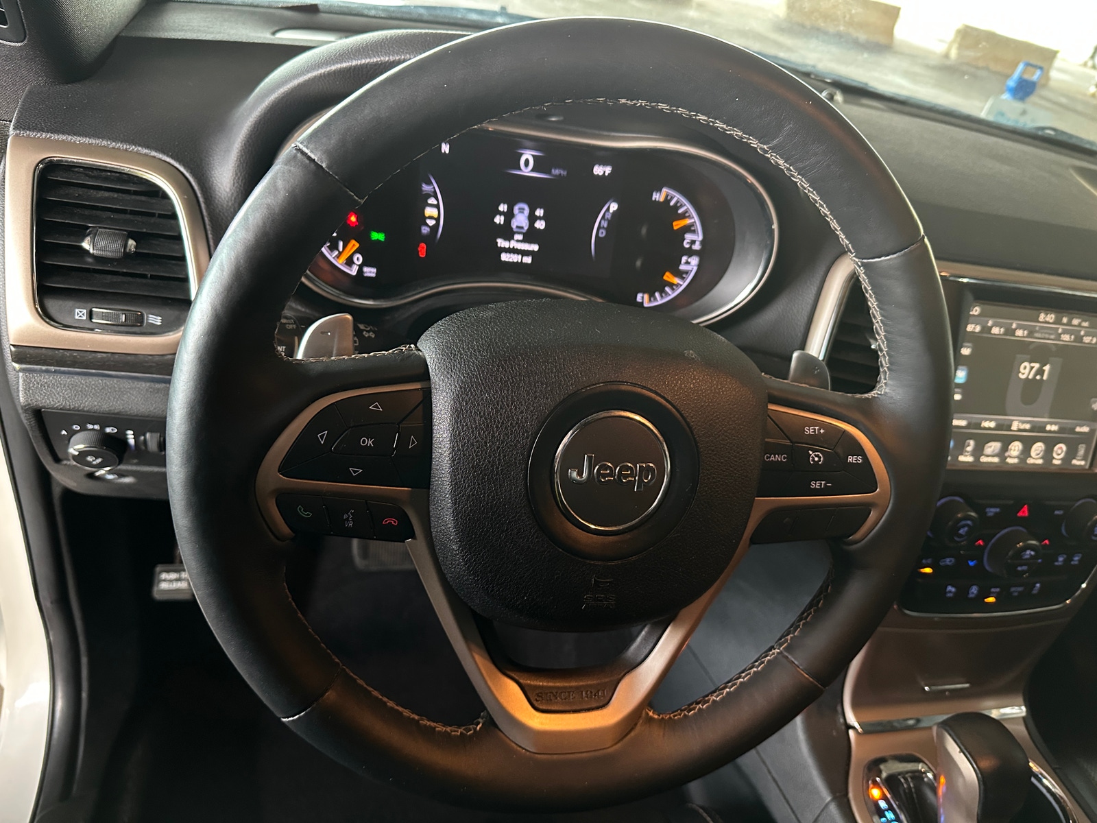 Thumbnail: 2017 Jeep Grand Cherokee - 4