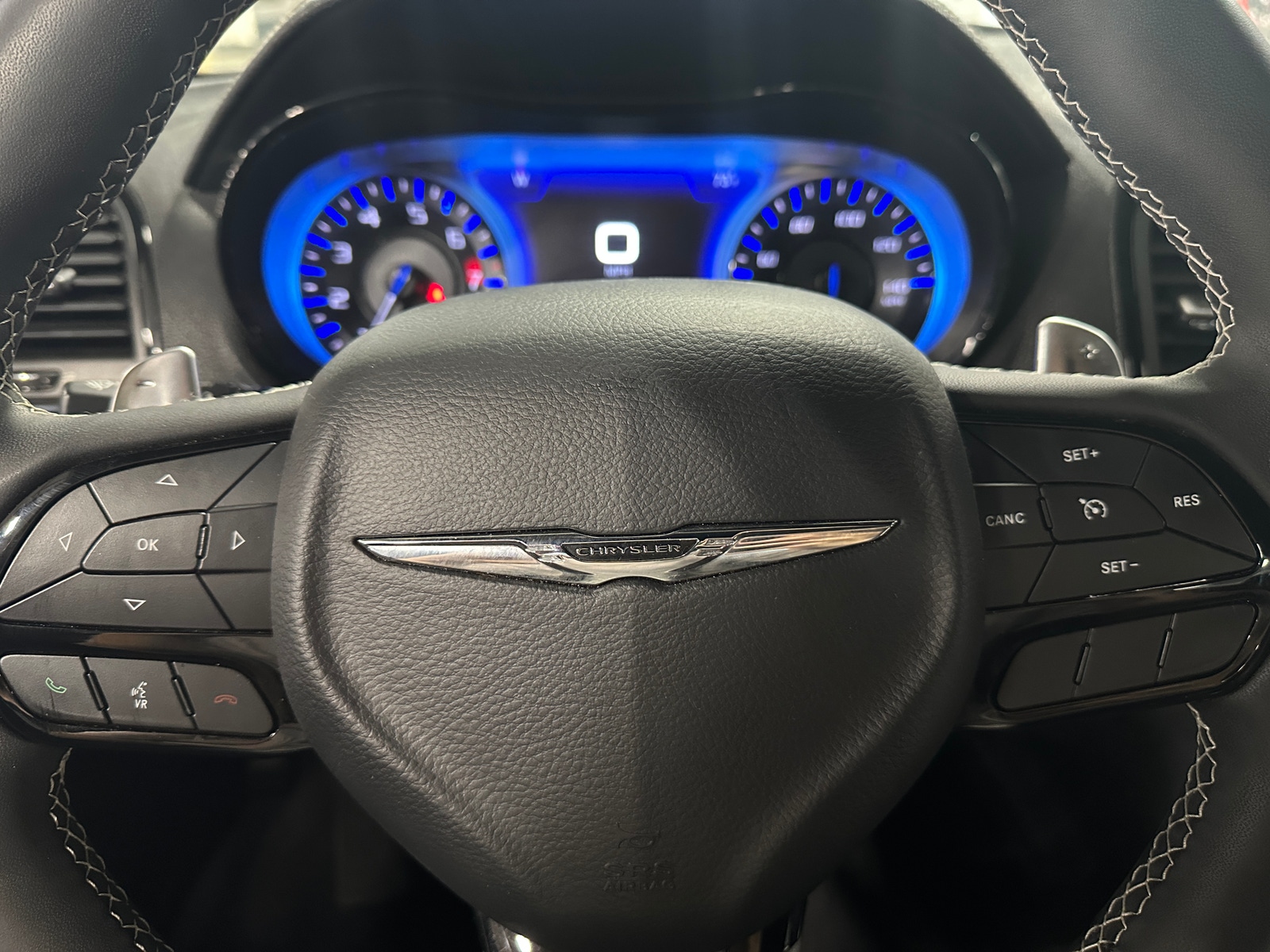 Thumbnail: 2022 Chrysler 300 - 4